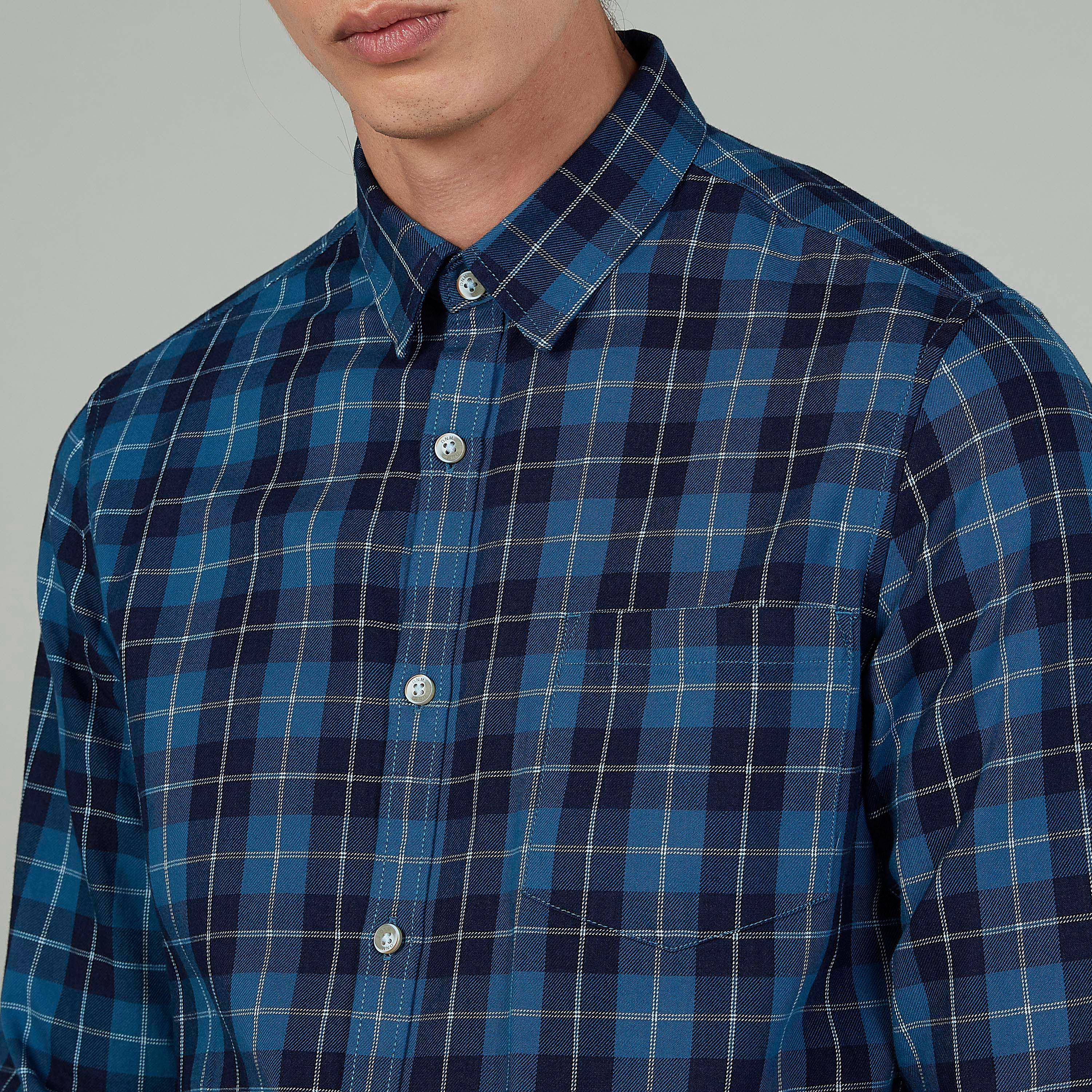 قميص كاروهات بقصّة سليم وأكمام طويلة وجيب على الصدر-men-clothing-shirts-image-3