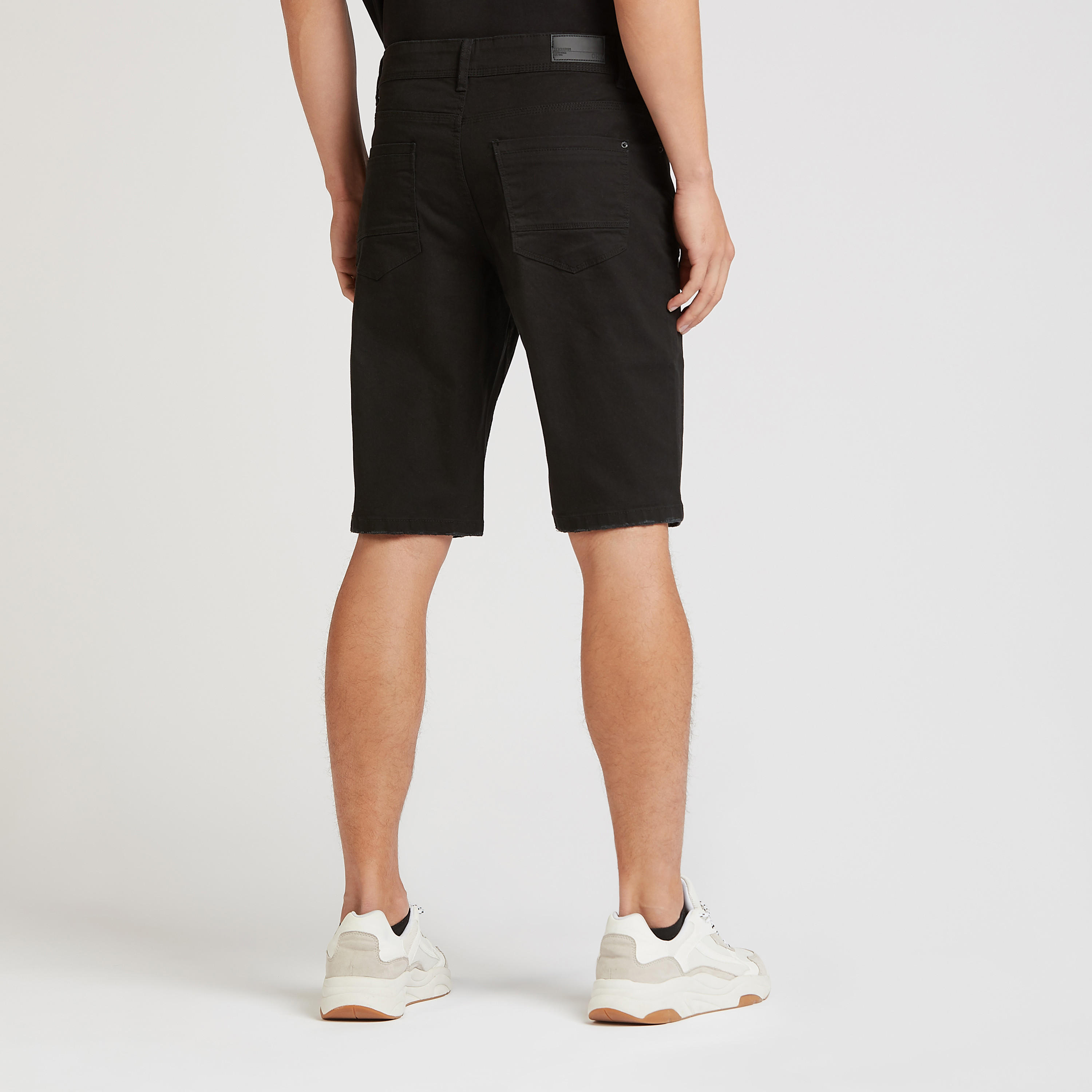 شورت دينم بتفاصيل جيوب وحزام بعراوي-men-clothing-bottoms-shorts-image-4