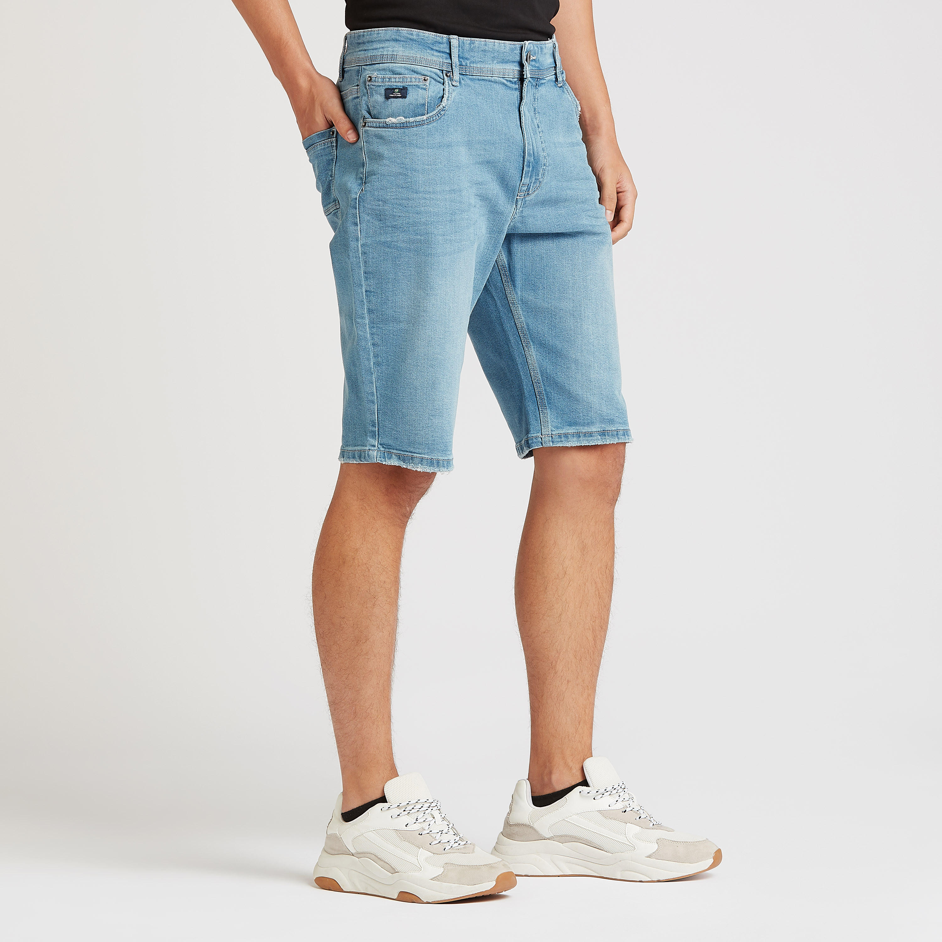 شورت دينم بتفاصيل جيوب وعراوي-men-clothing-bottoms-shorts-image-5
