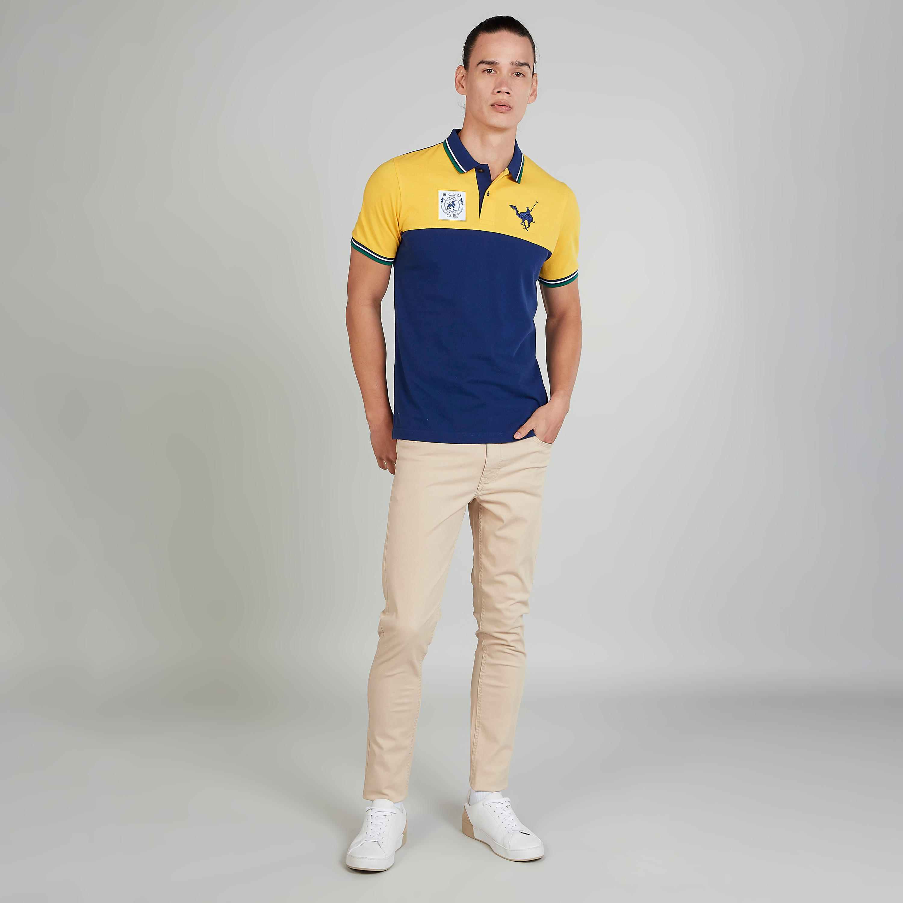 بنطلون جينز بخصر متوسط الارتفاع وقصة سكيني وزر إغلاق وجيوب-men-clothing-bottoms-jeans-image-2