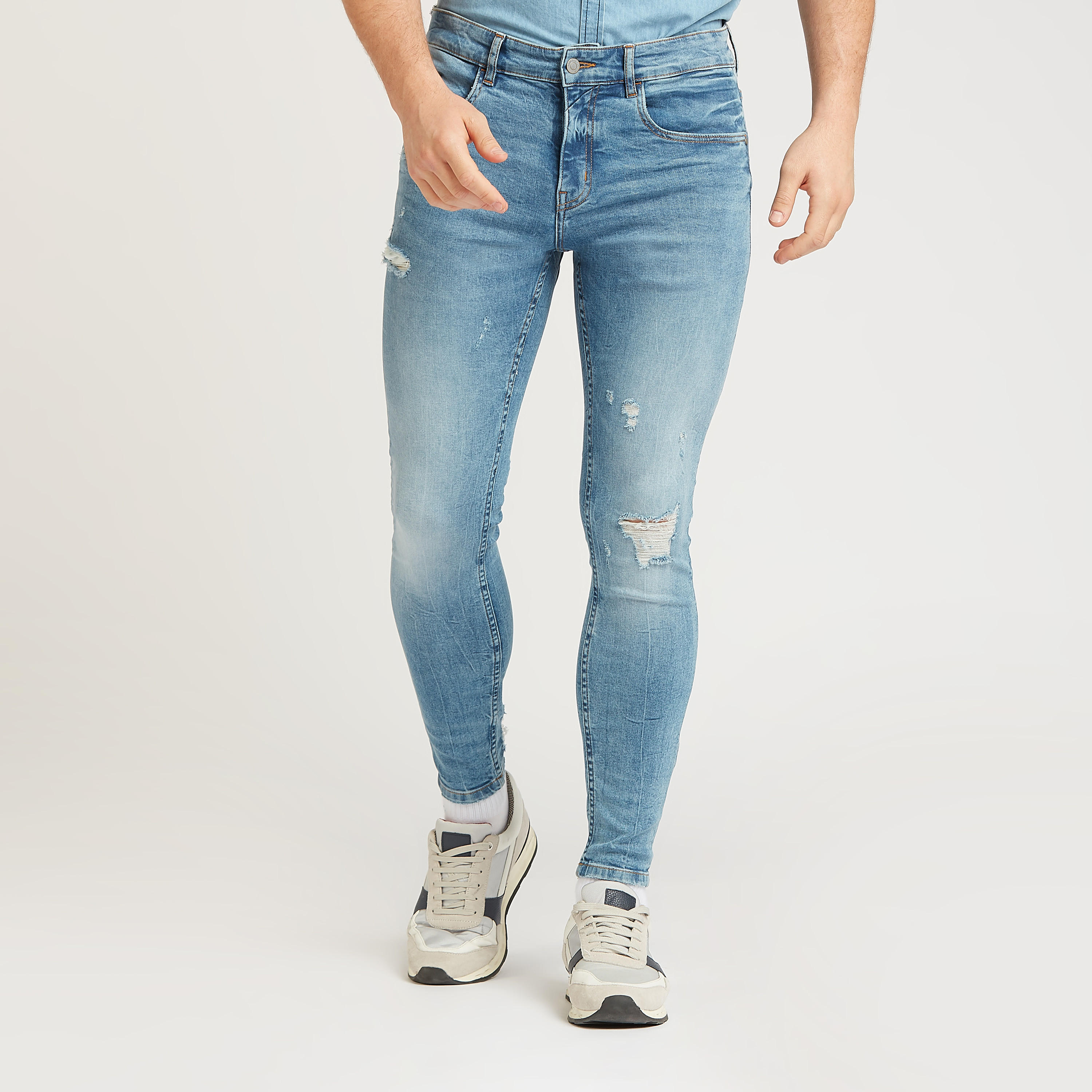 بنطلون جينز طويل ممزّق بجيوب وعراوي-men-clothing-bottoms-jeans-image-1