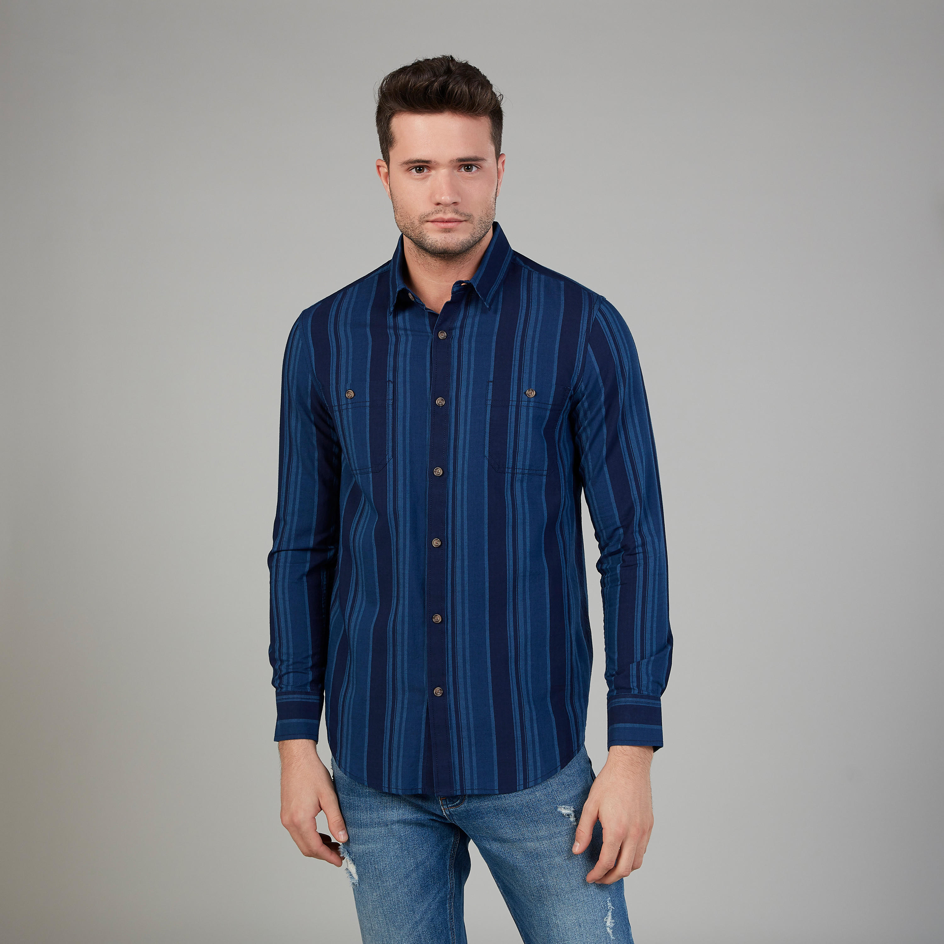 قميص سليم مقلّم بياقة عاديّة وأكمام طويلة-men-clothing-shirts-image-1