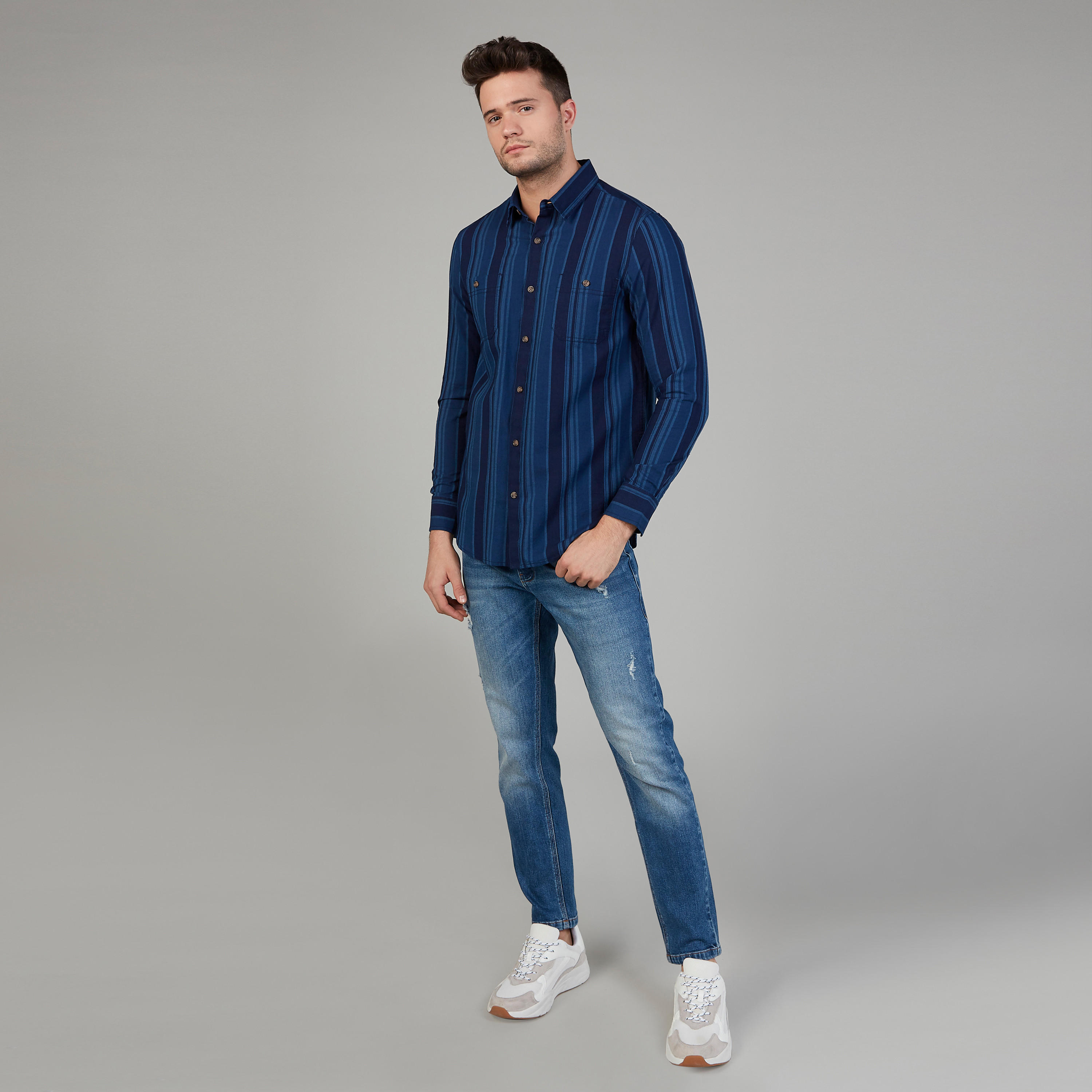 قميص سليم مقلّم بياقة عاديّة وأكمام طويلة-men-clothing-shirts-image-2