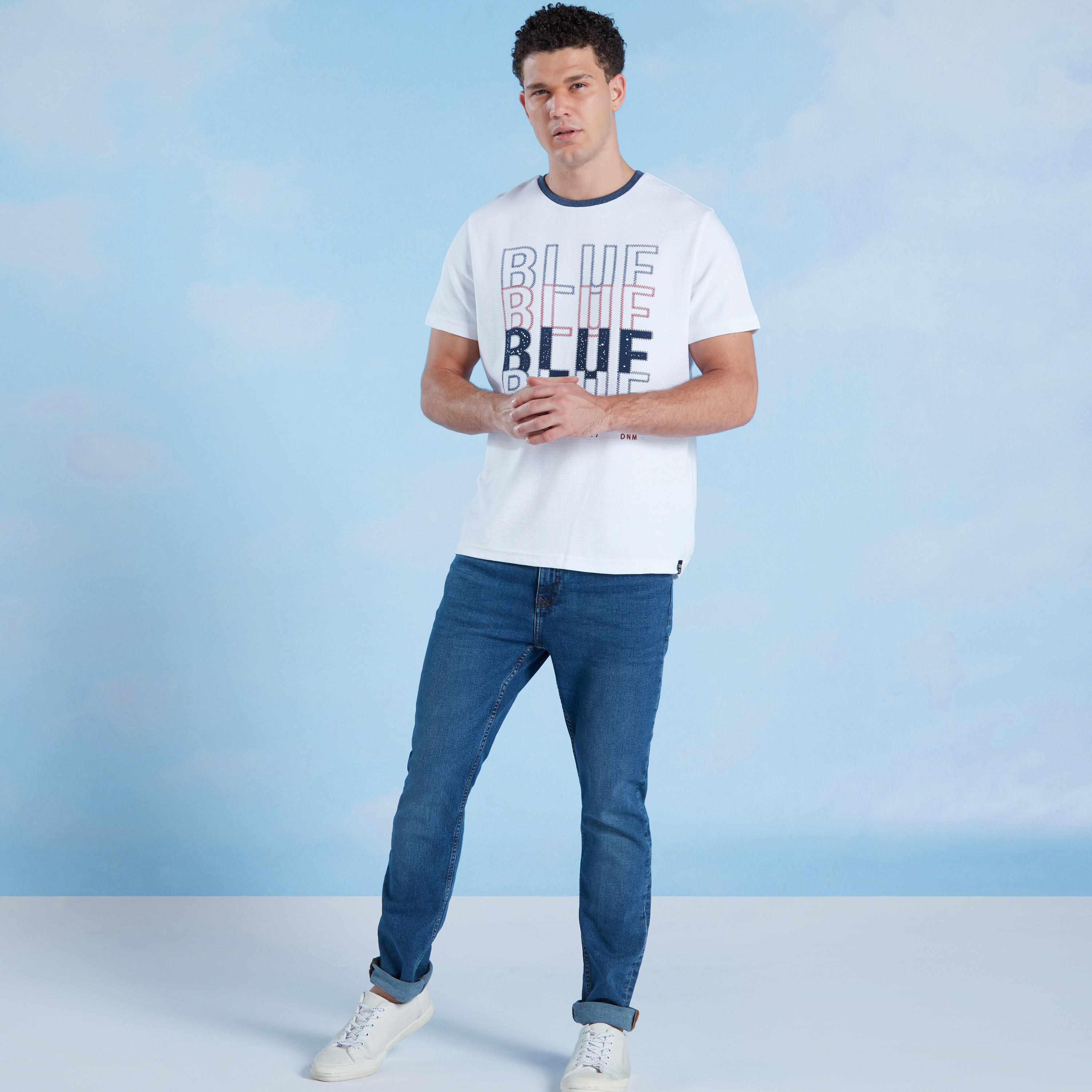 تيشيرت سليم بارز الملمس بياقة ضيّقة وأكمام قصيرة-men-clothing-tshirtsandpolos-tshirts-image-3