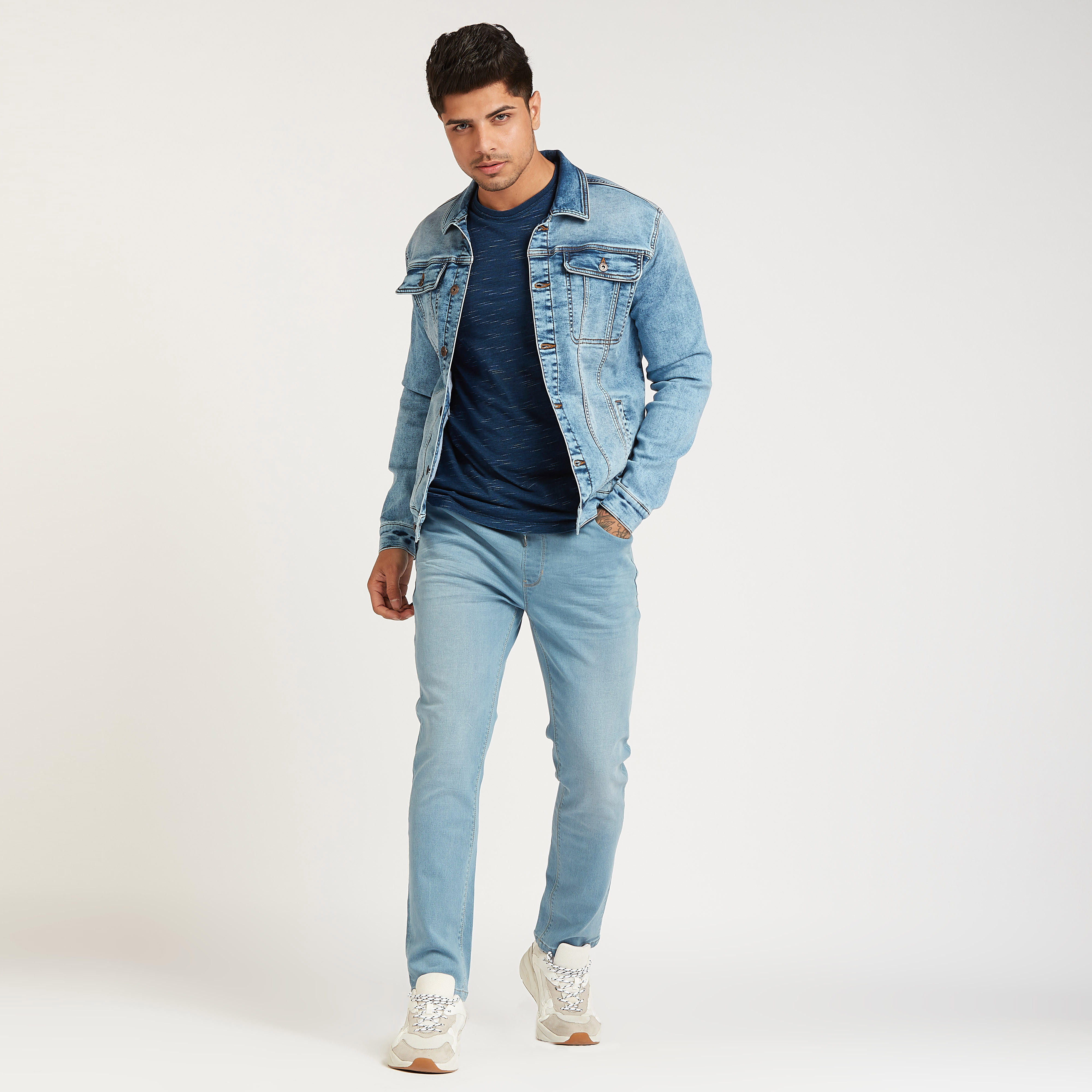 تيشيرت بارز الملمس بقصة سليم بياقة ضيّقة وأكمام قصيرة-men-clothing-tshirtsandpolos-tshirts-image-2