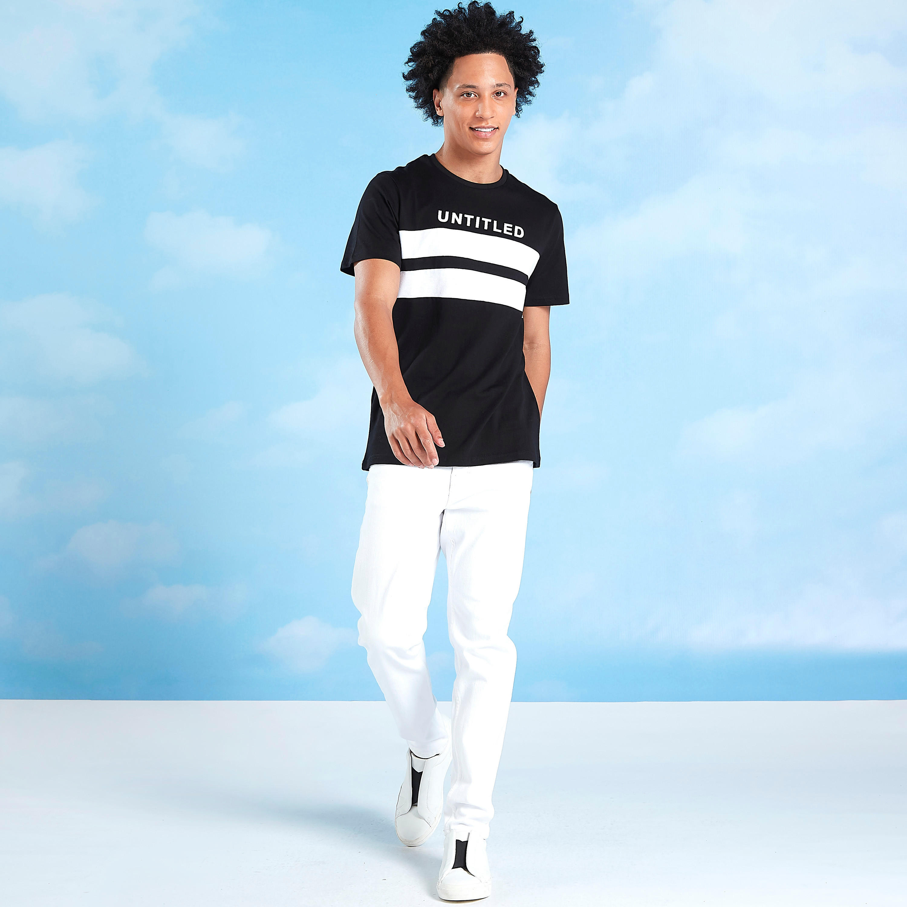 بنطلون جينز سادة بقصة سليم و خصر منخفض بجيوب وحلقات للحزام-men-clothing-bottoms-jeans-image-2