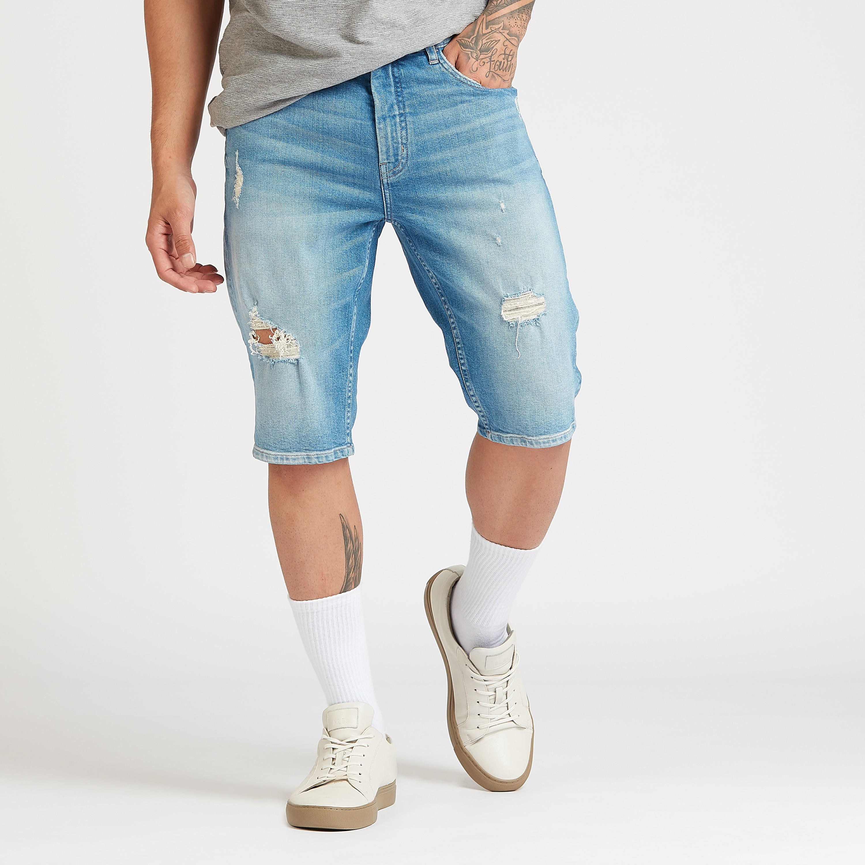 شورت ممزق بجيوب وحلقات للحزام-men-clothing-bottoms-shorts-image-1