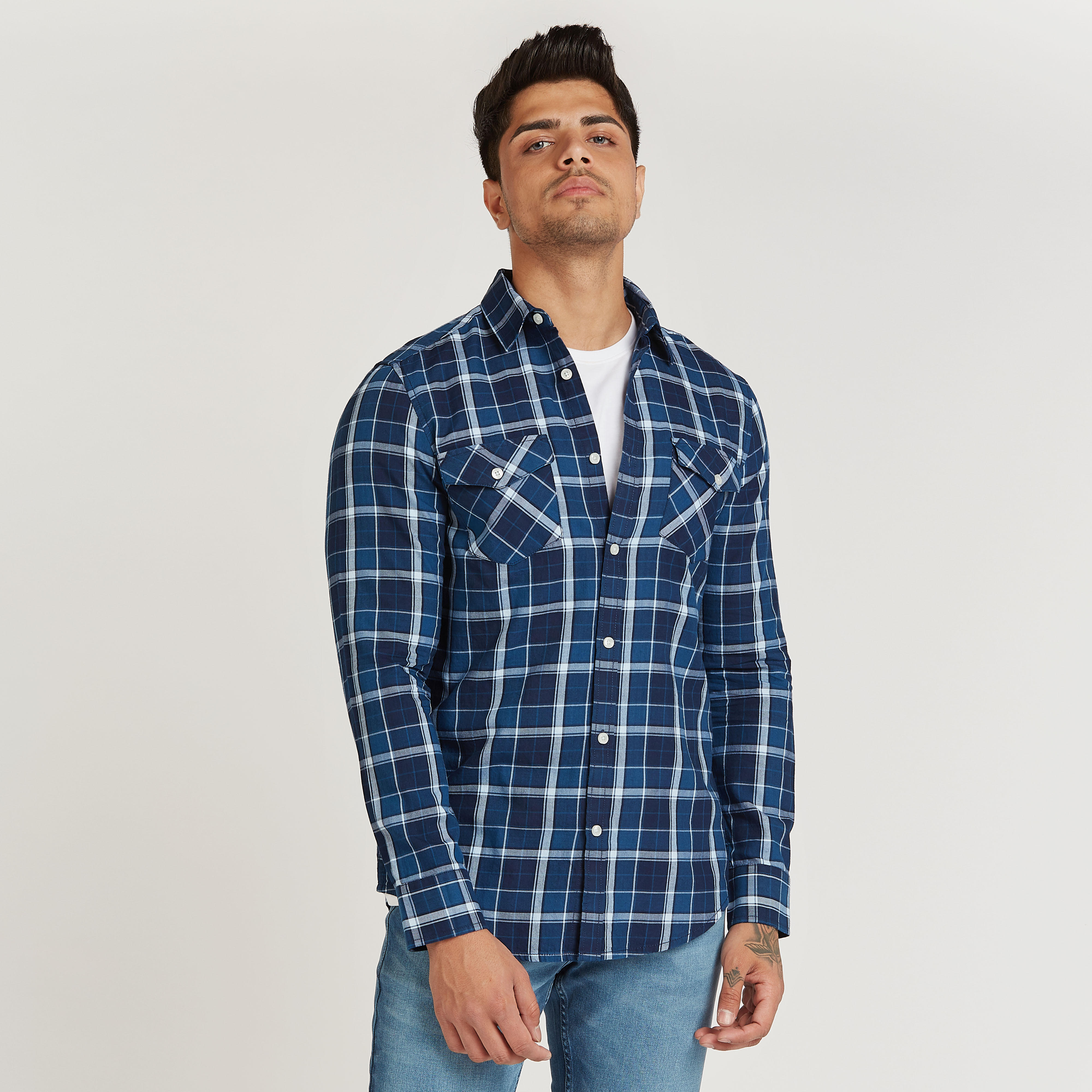 قميص سليم فيت كاروهات بأكمام طويلة وجيوب بطيّة-men-clothing-shirts-image-1
