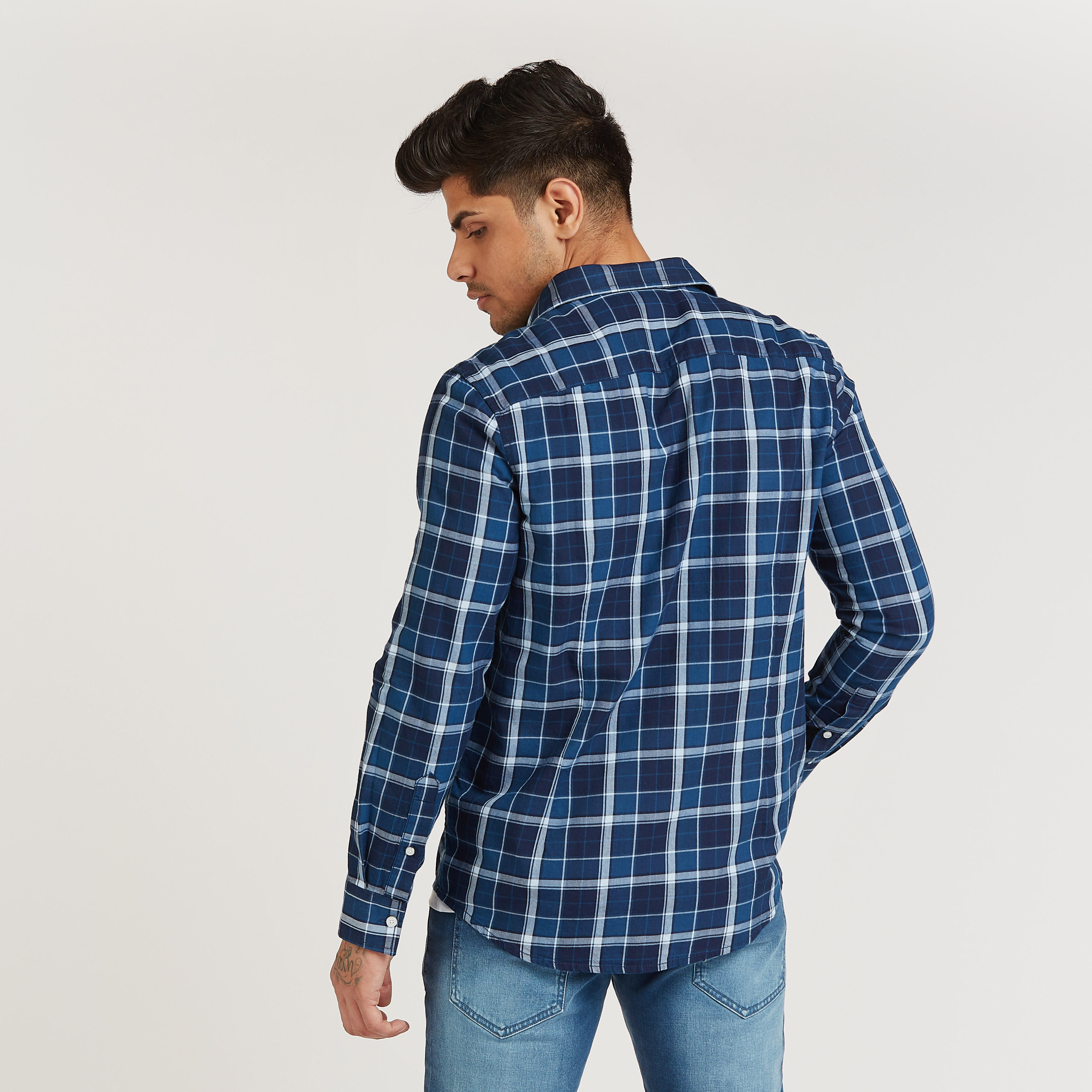 قميص سليم فيت كاروهات بأكمام طويلة وجيوب بطيّة-men-clothing-shirts-image-4