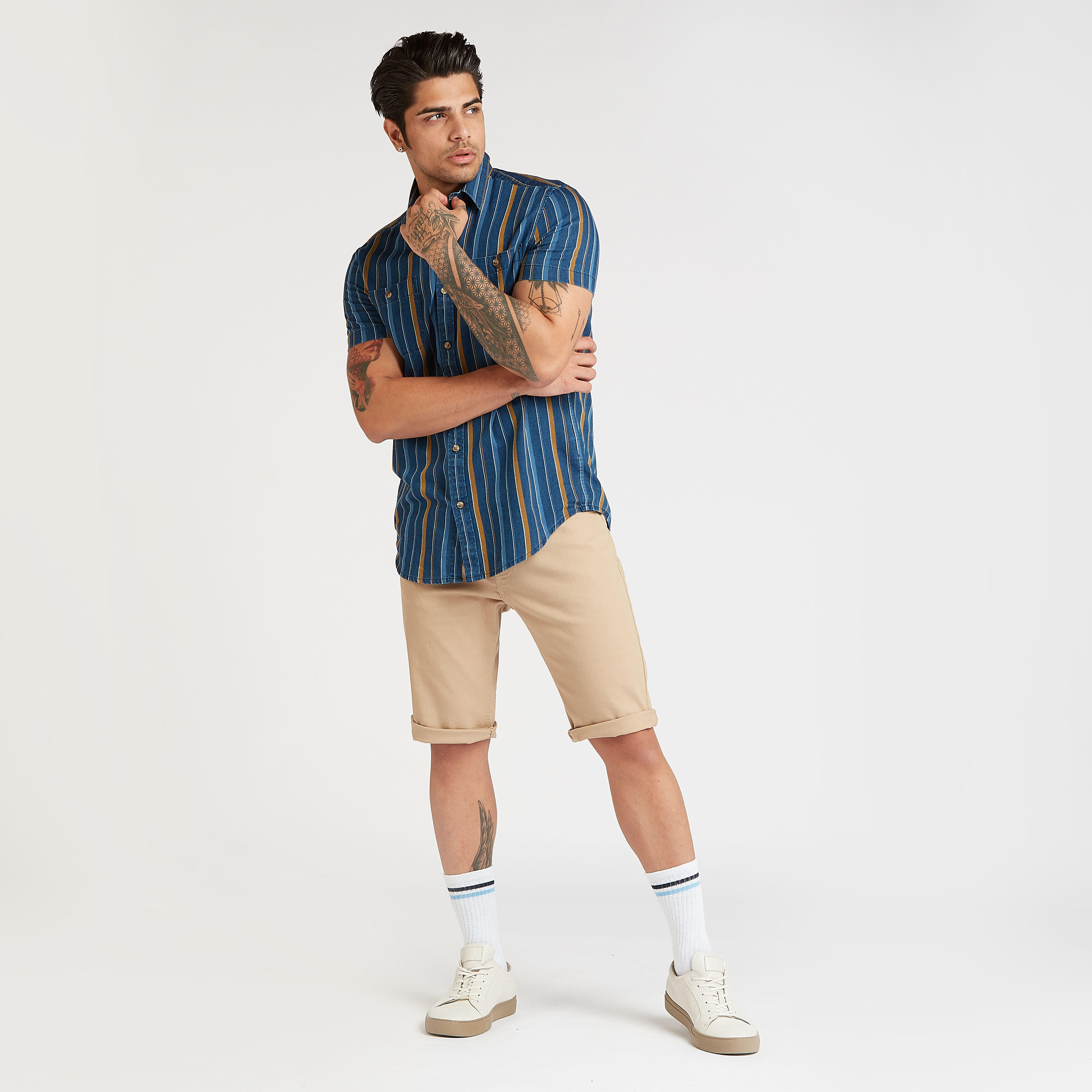 قميص مخطّط سليم بأكمام قصيرة وجيب على الصّدر-men-clothing-shirts-image-2