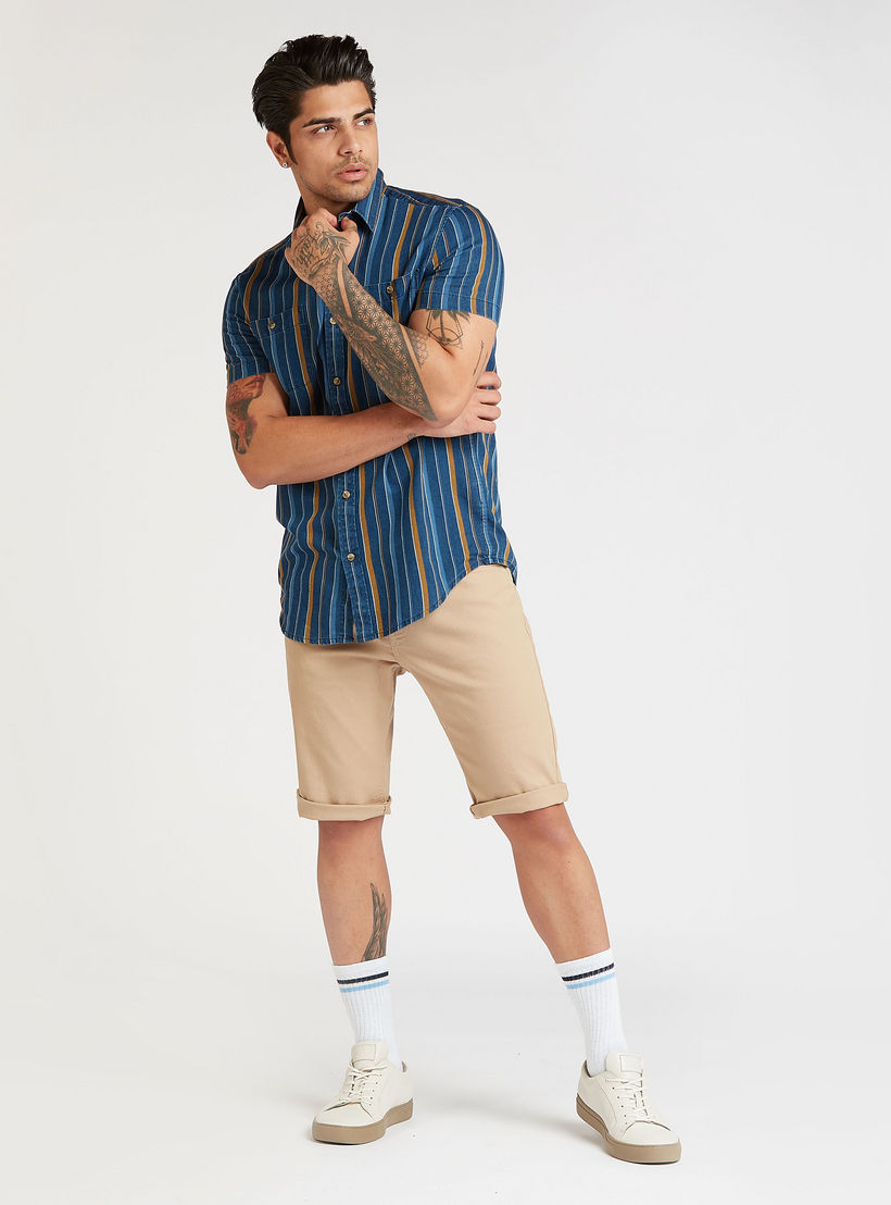 قميص مخطّط سليم بأكمام قصيرة وجيب على الصّدر-men-clothing-shirts-image-2