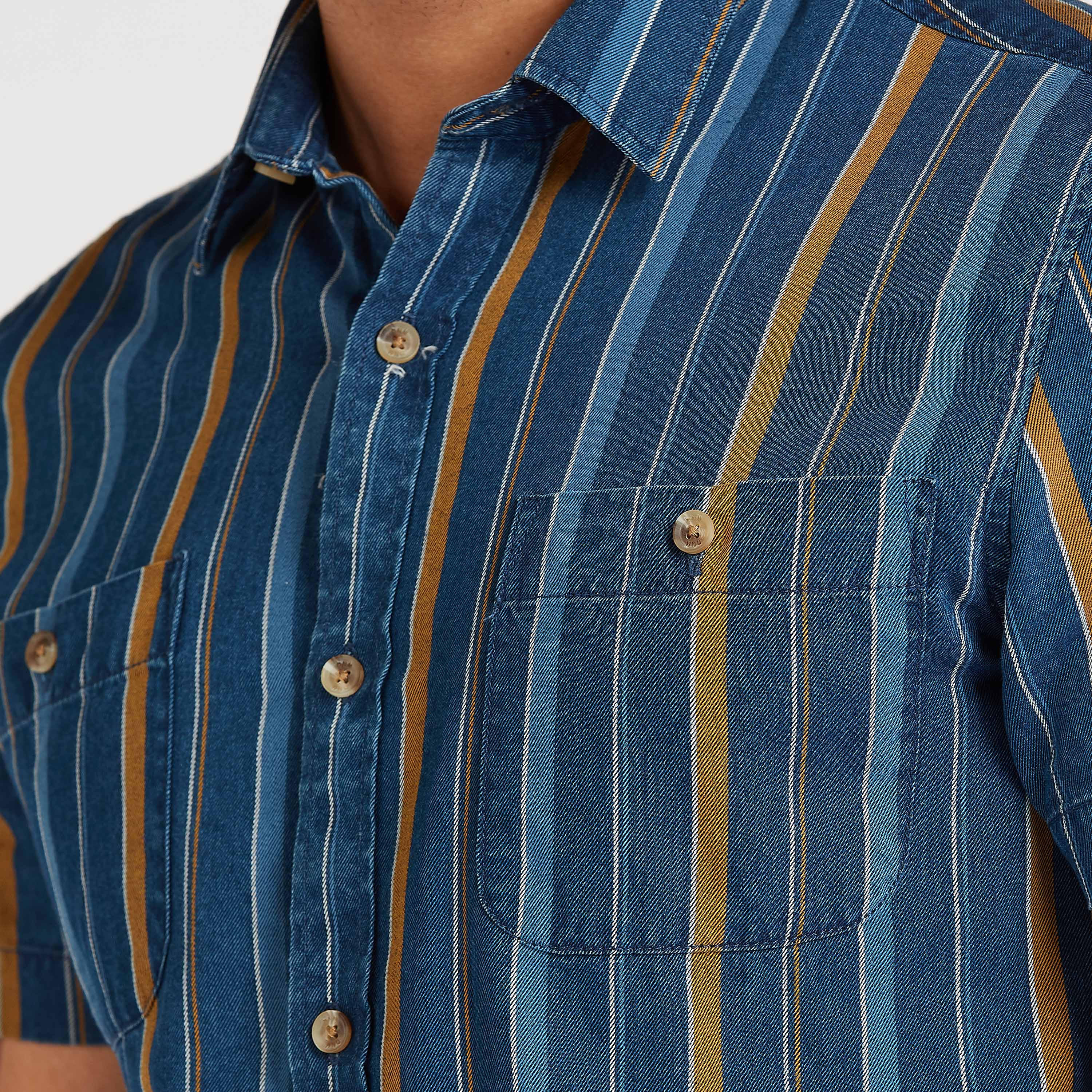 قميص مخطّط سليم بأكمام قصيرة وجيب على الصّدر-men-clothing-shirts-image-3
