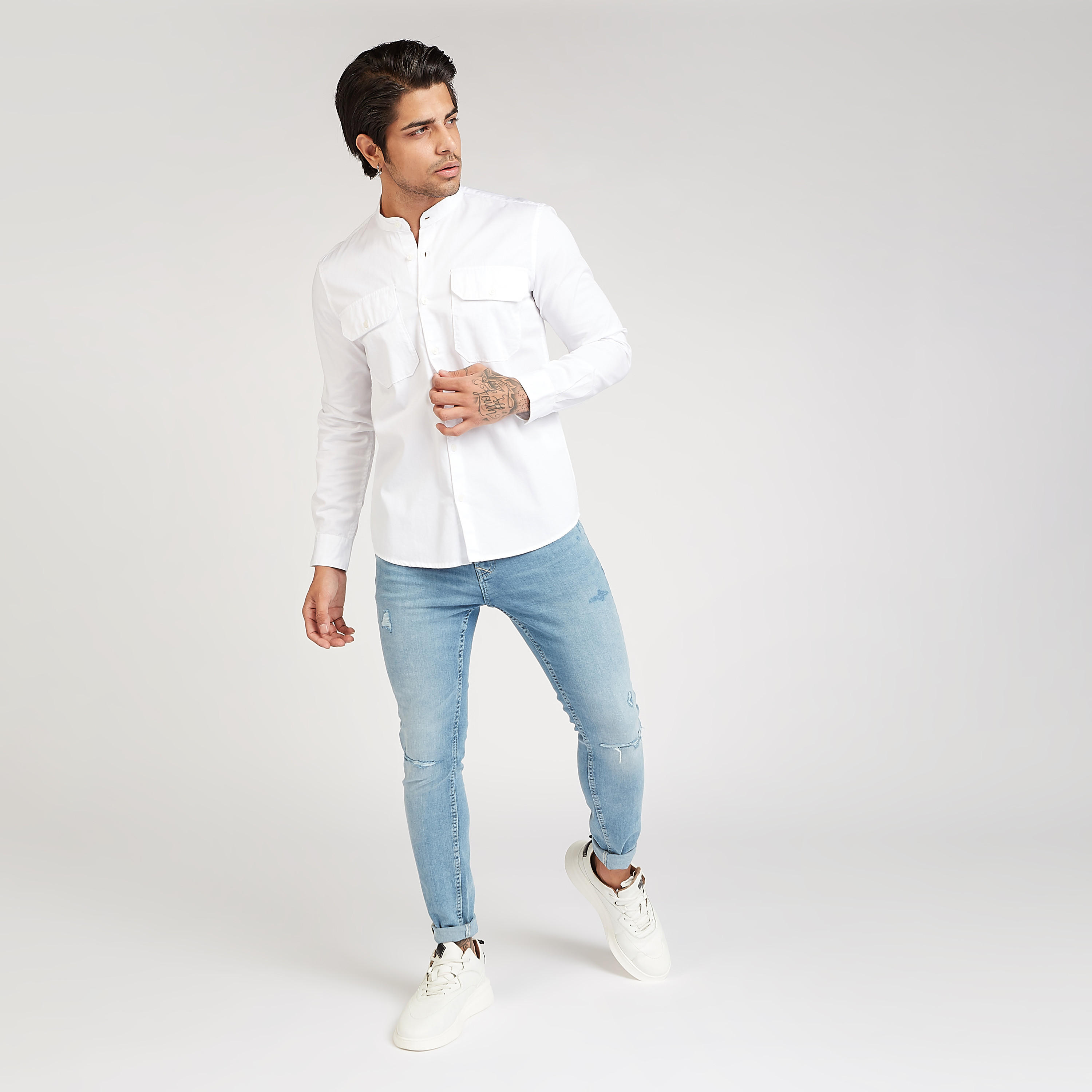 بنطلون جينز ممزق بجيوب وحلقات للحزام-men-clothing-bottoms-jeans-image-2