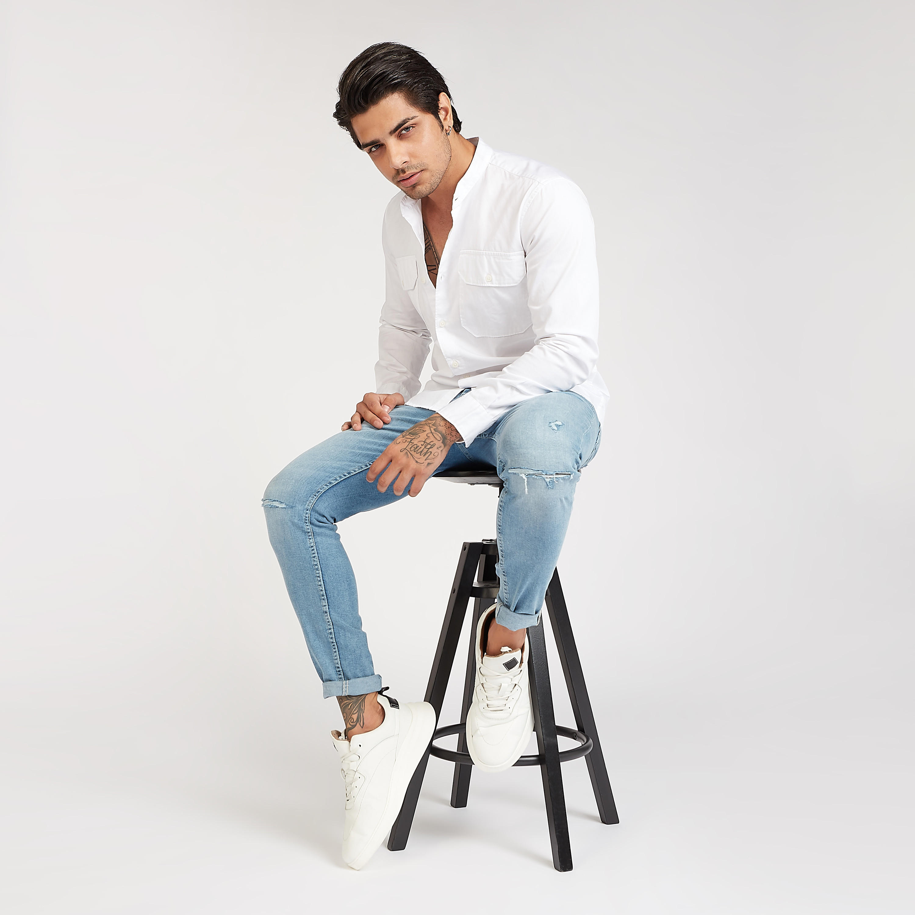 بنطلون جينز ممزق بجيوب وحلقات للحزام-men-clothing-bottoms-jeans-image-5