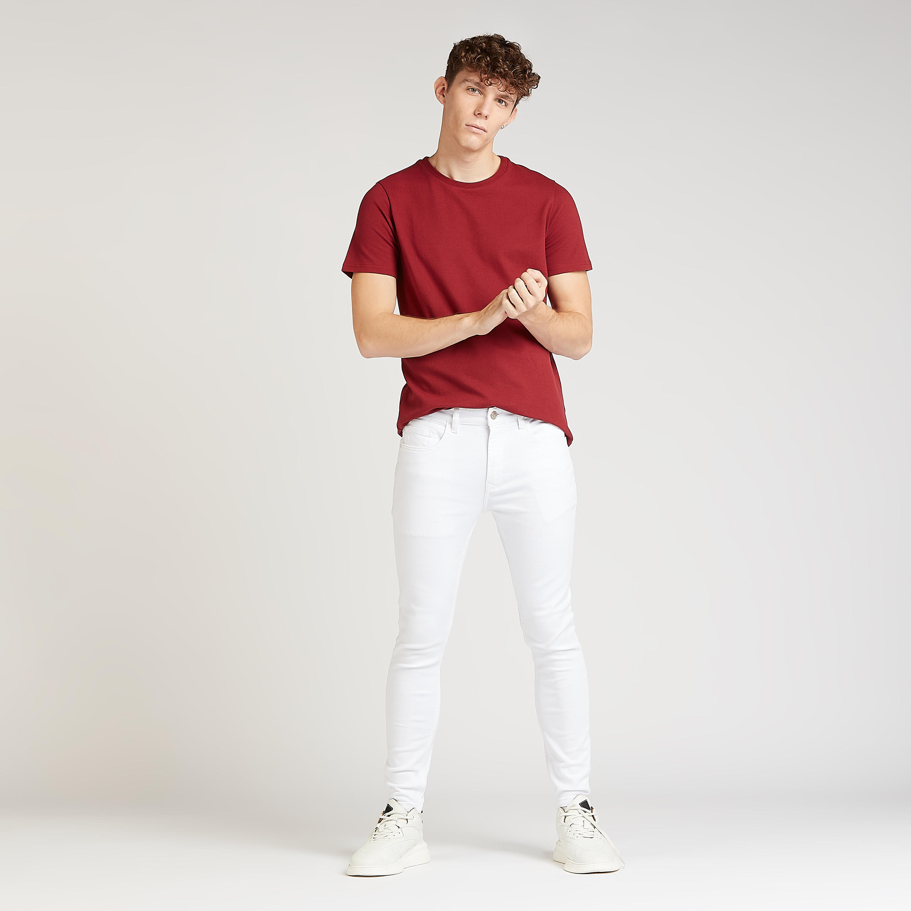 بنطلون جينز سادة بجيوب وعراوي-men-clothing-bottoms-jeans-image-2