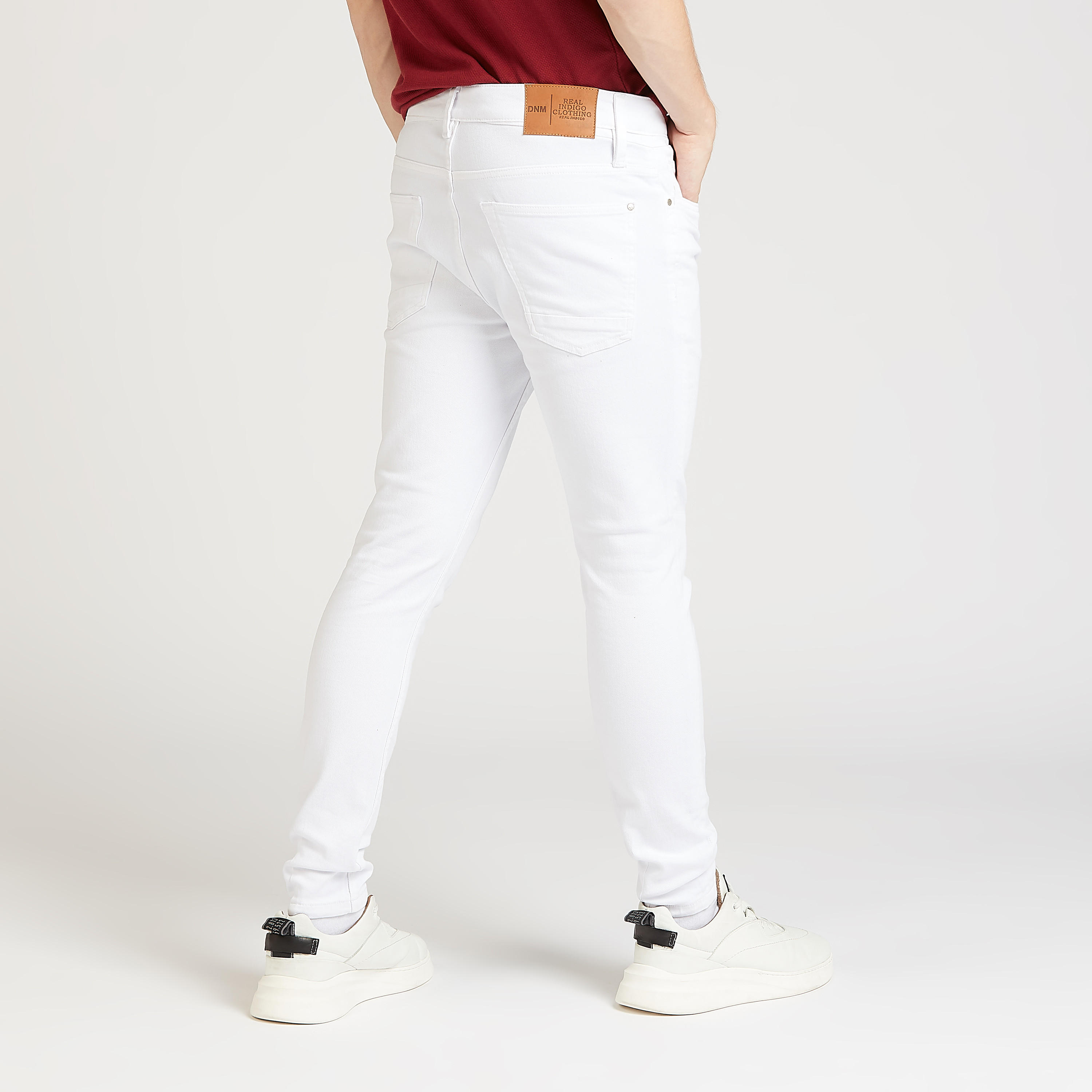 بنطلون جينز سادة بجيوب وعراوي-men-clothing-bottoms-jeans-image-4