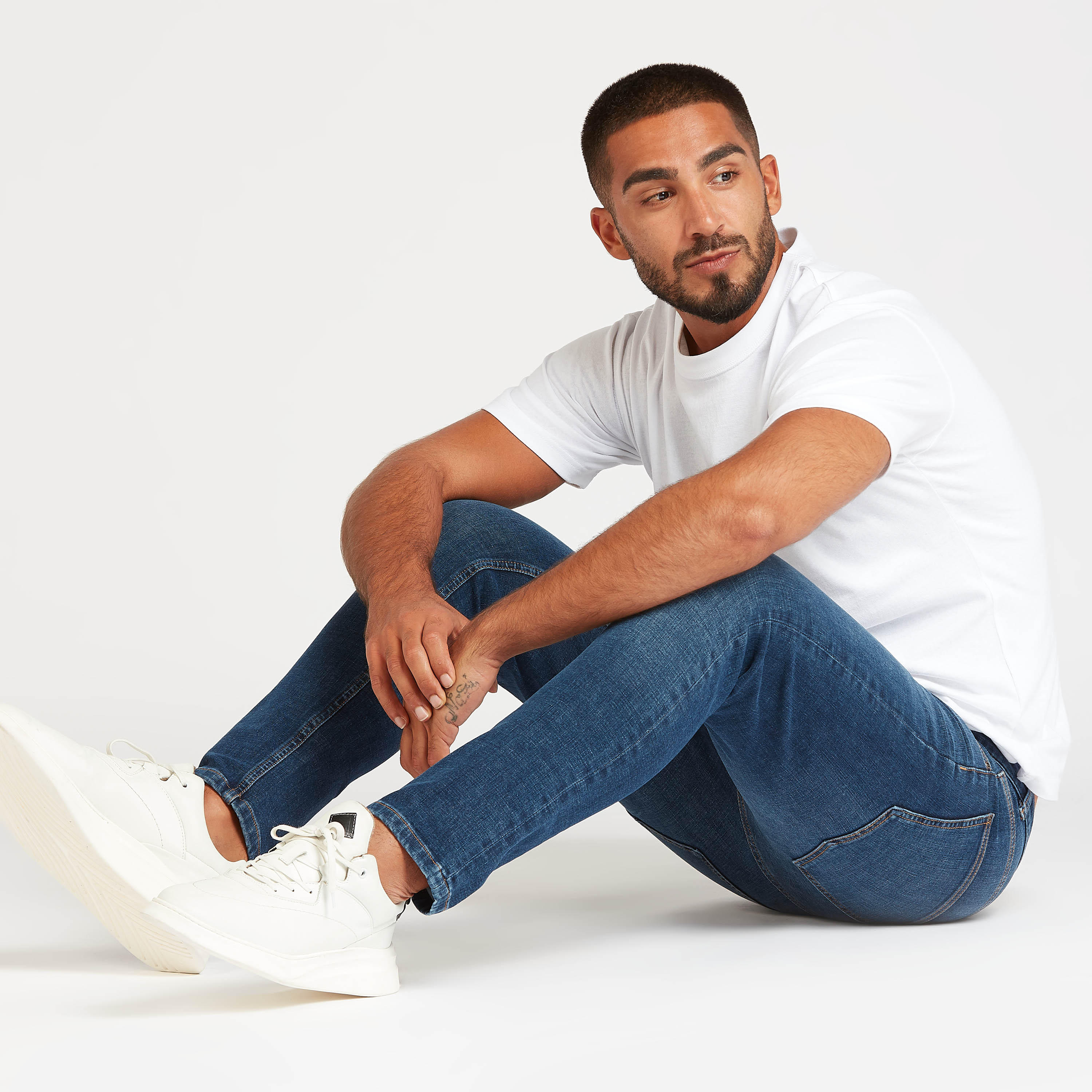 بنطلون جينز مستدام سكيني فيت سادة مع جيوب-men-clothing-bottoms-jeans-image-2