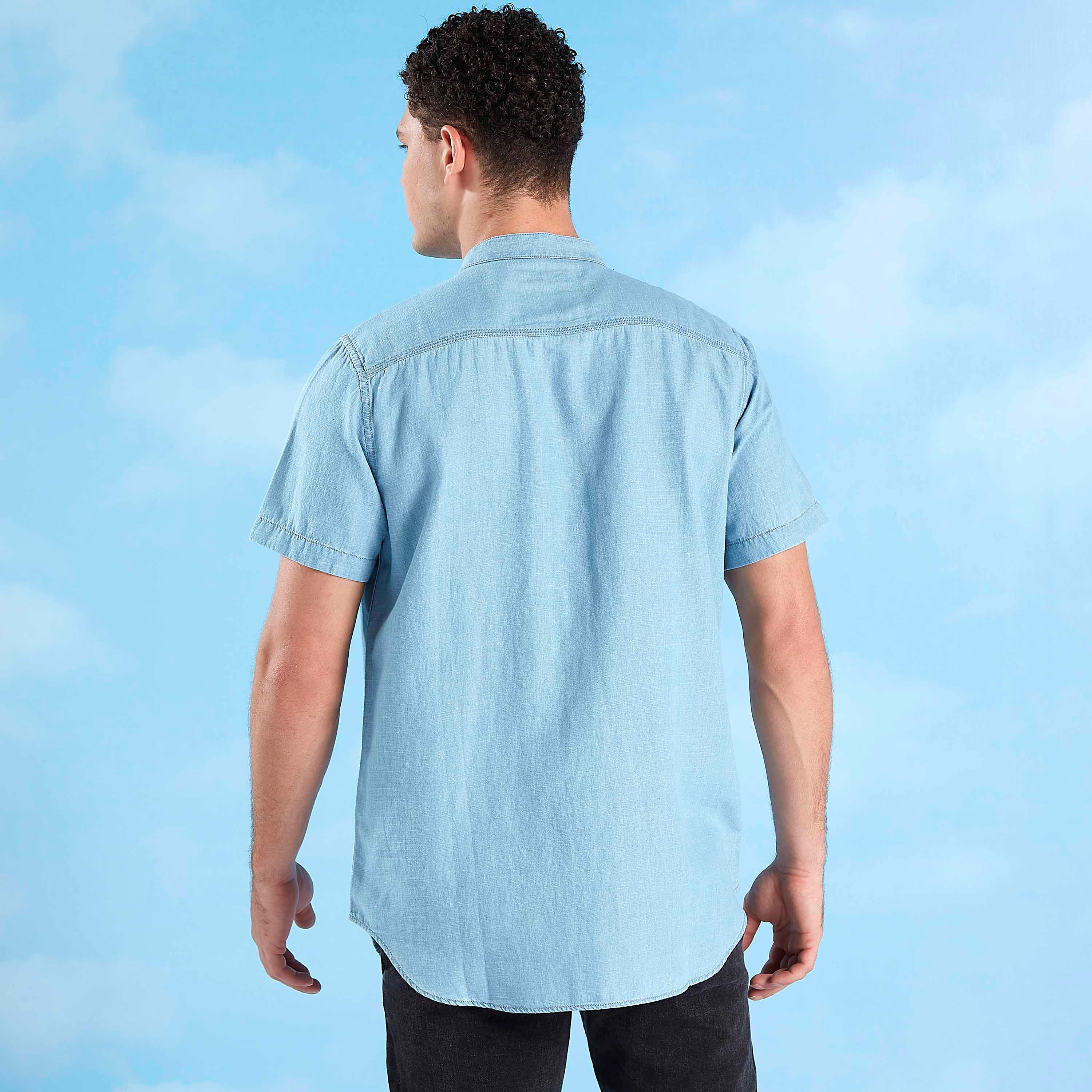 قميص سليم بازر الملمس بياقة ماندارين وأكمام قصيرة-men-clothing-shirts-image-5