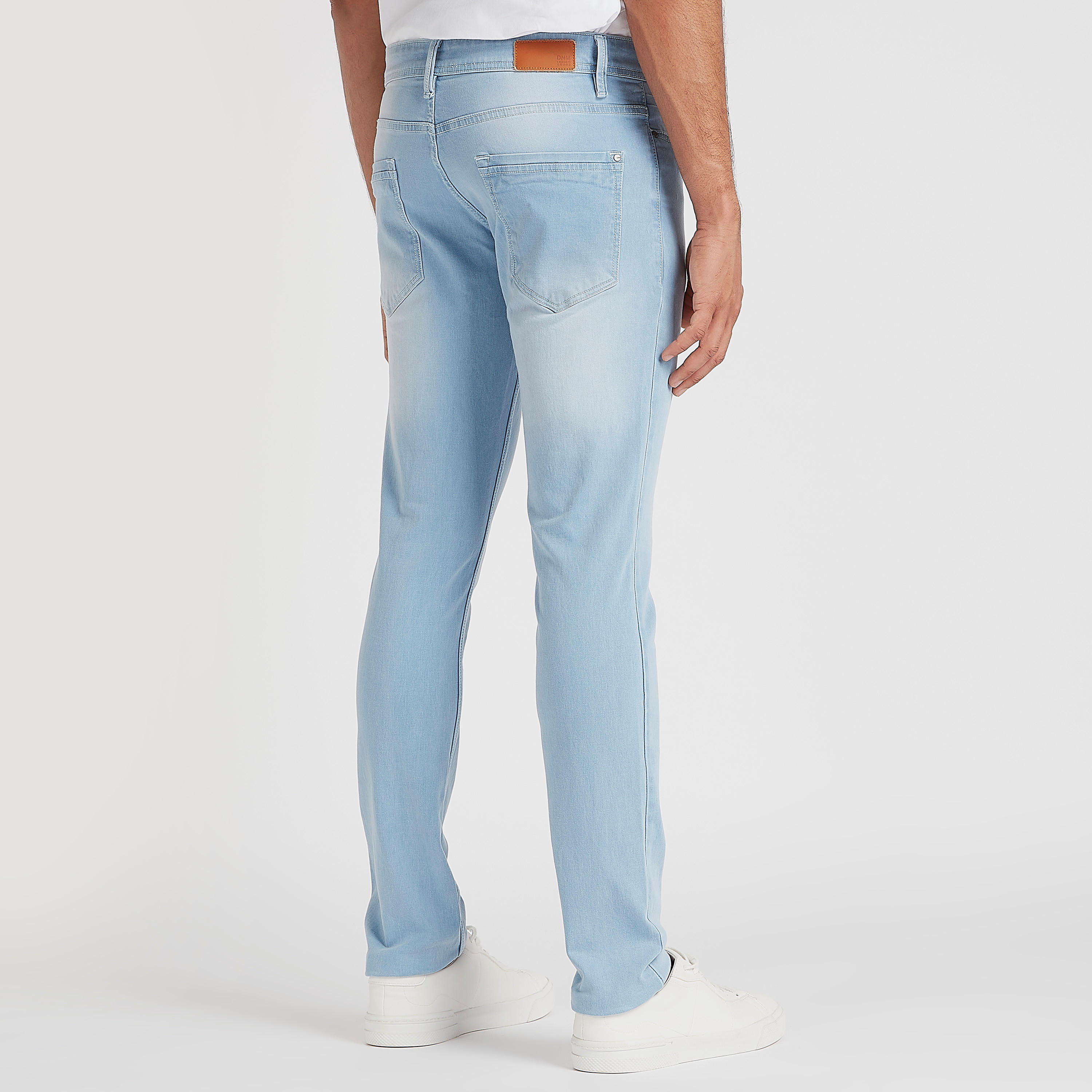 بنطلون جينز دنيم سادة سكيني فيت بخصر منخفض وزر إغلاق-men-clothing-bottoms-jeans-image-4