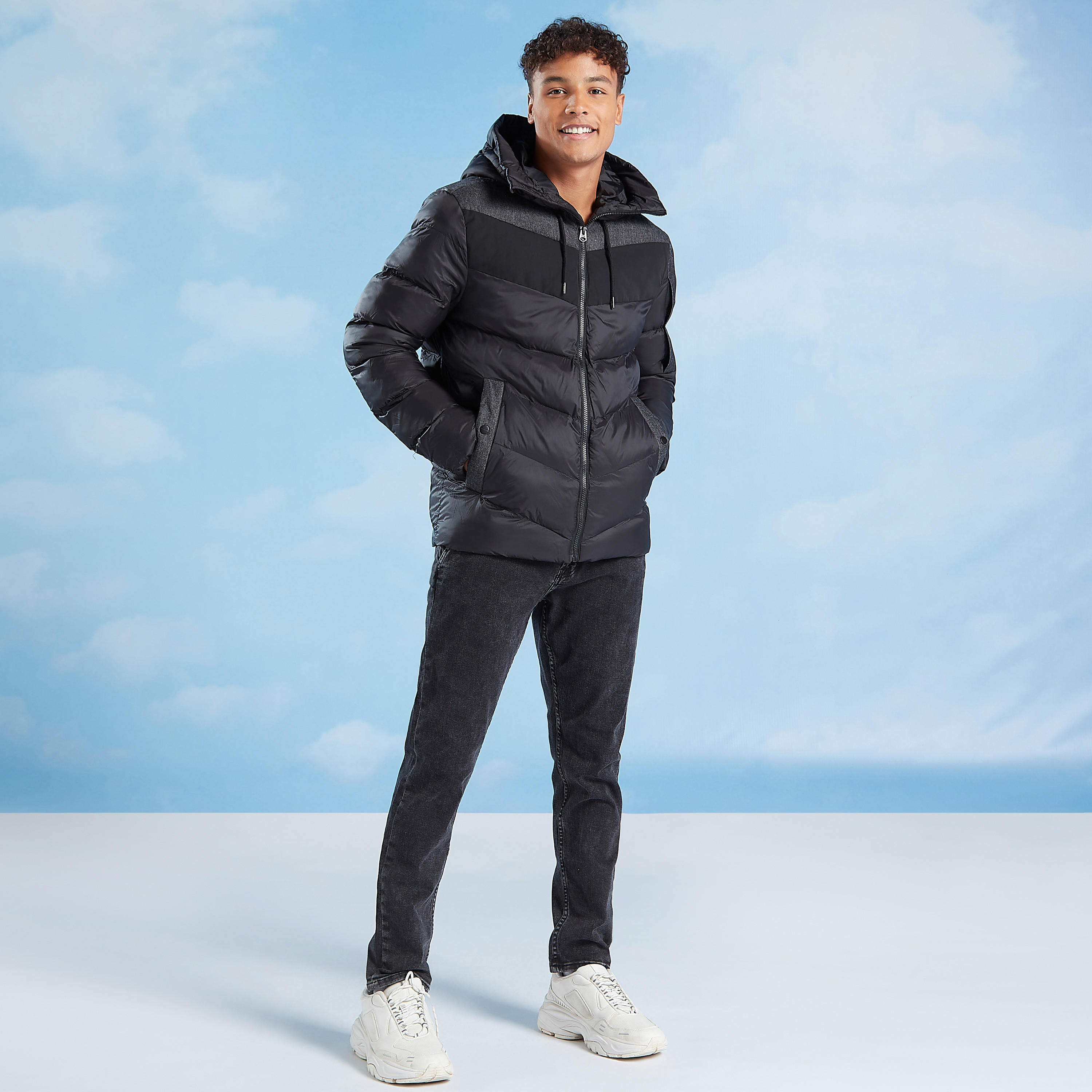 جاكيت مستدام بقبّعة وأكمام طويلة-men-clothing-jacketsandblazers-jackets-image-3