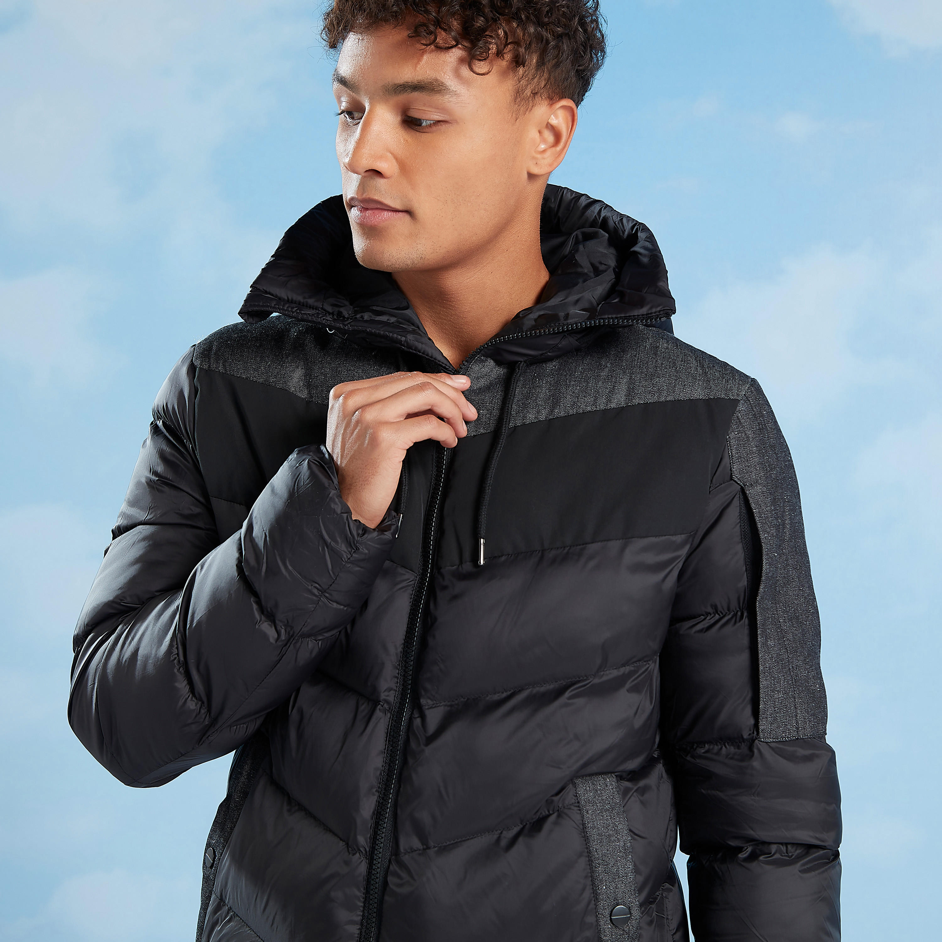 جاكيت مستدام بقبّعة وأكمام طويلة-men-clothing-jacketsandblazers-jackets-image-4