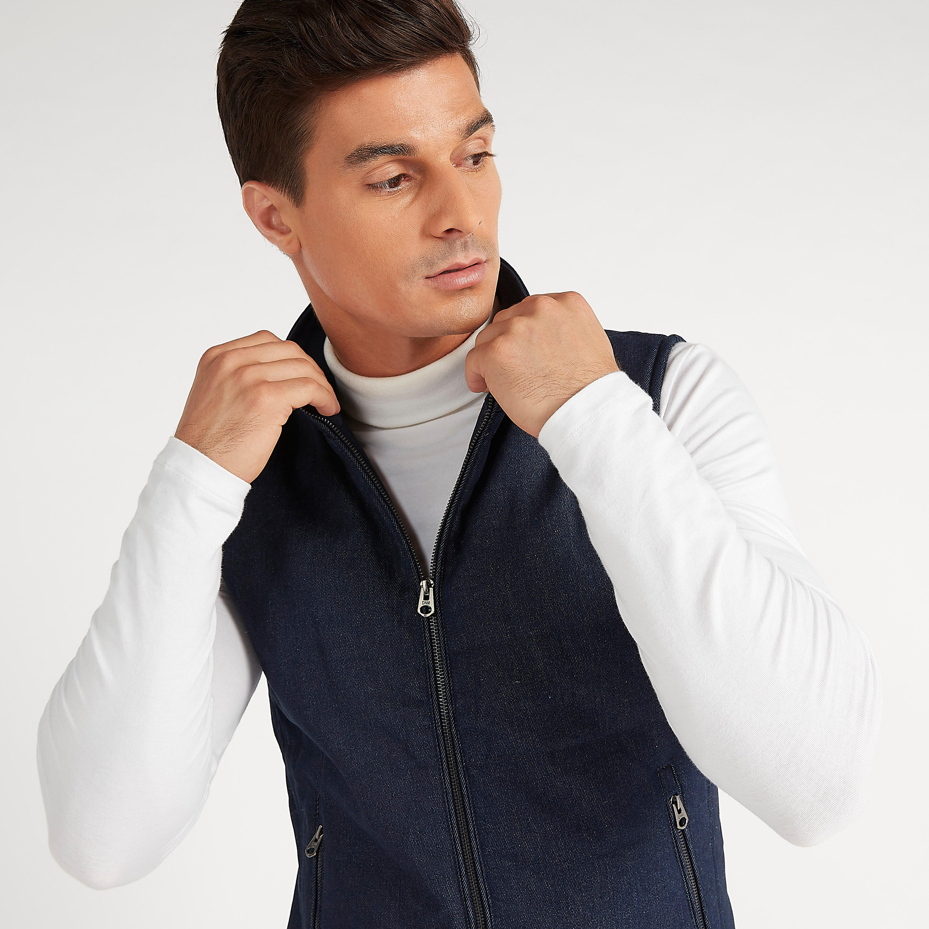 جيليه مستدام دينم بسحّاب وياقة عالية وجيوب-men-clothing-jacketsandblazers-jackets-image-3