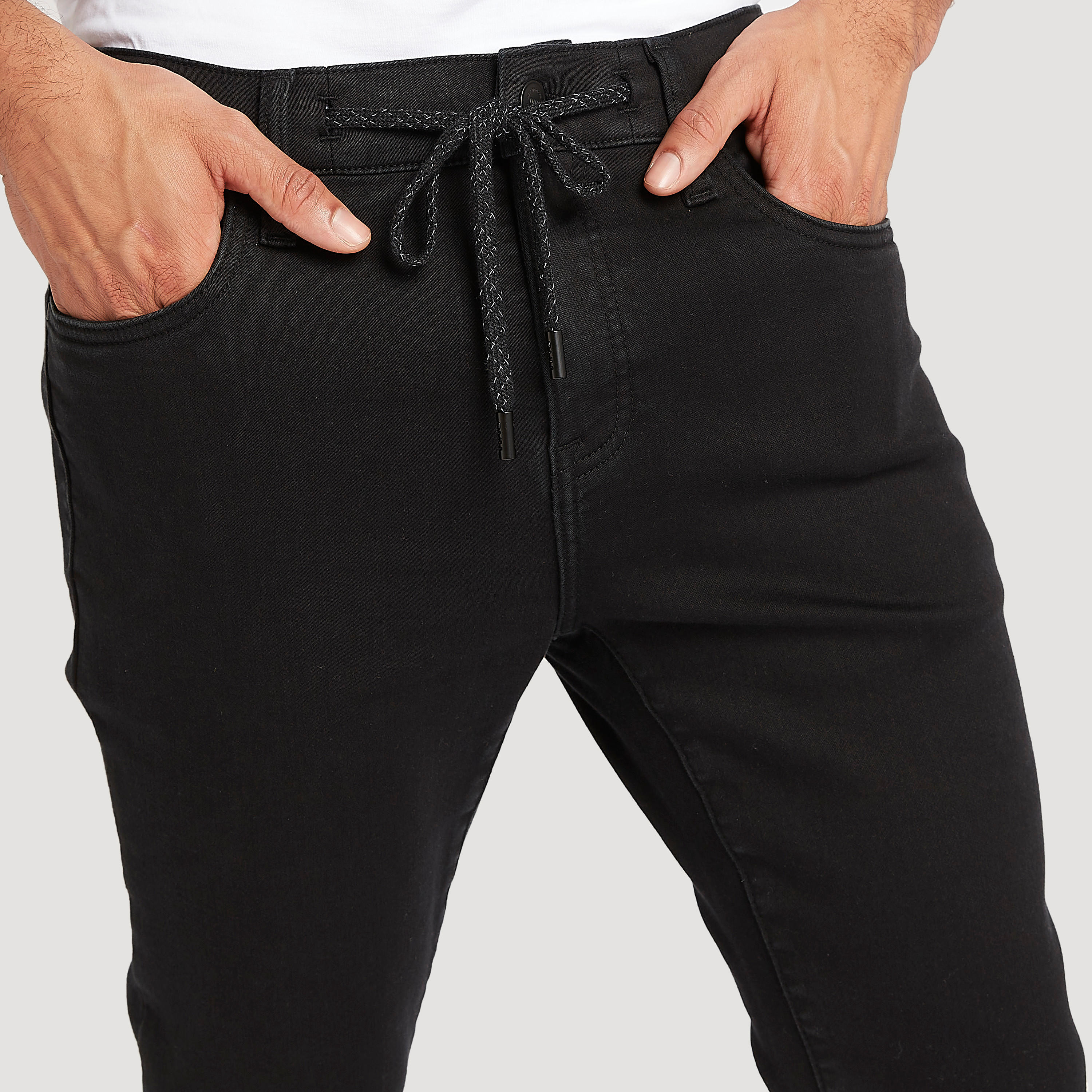 بنطلون جينز سليم فيت مغسول بلون فاتح وخصر فليكسي-men-clothing-bottoms-jeans-image-3