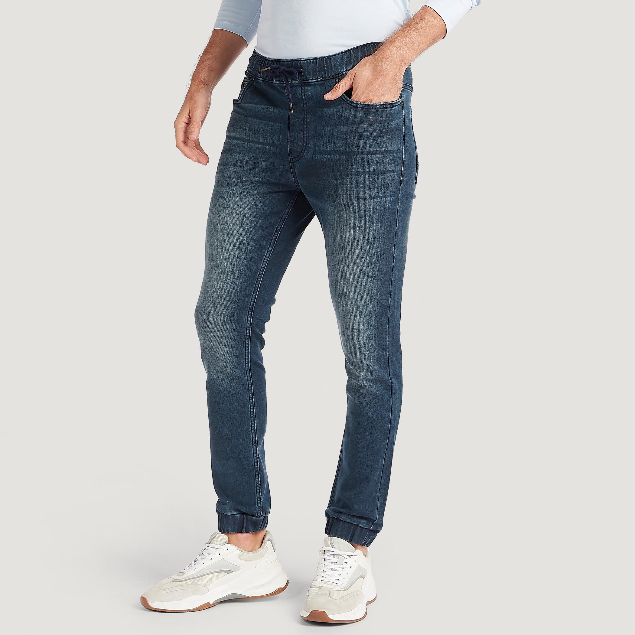 بنطلون رياضي سادة دنيم بجيوب ورباط إغلاق-men-clothing-bottoms-jeans-image-7