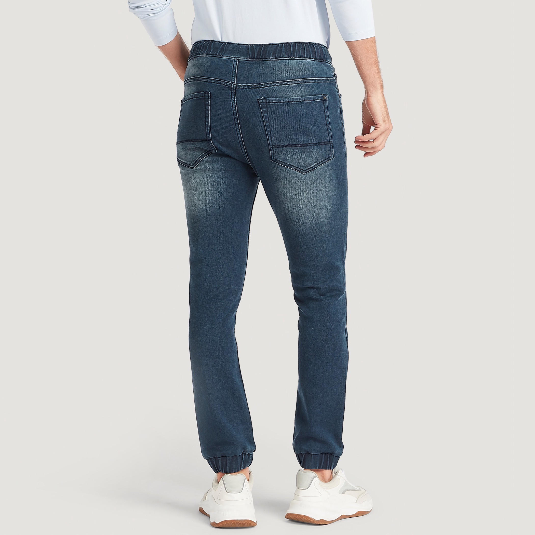 بنطلون رياضي سادة دنيم بجيوب ورباط إغلاق-men-clothing-bottoms-jeans-image-4