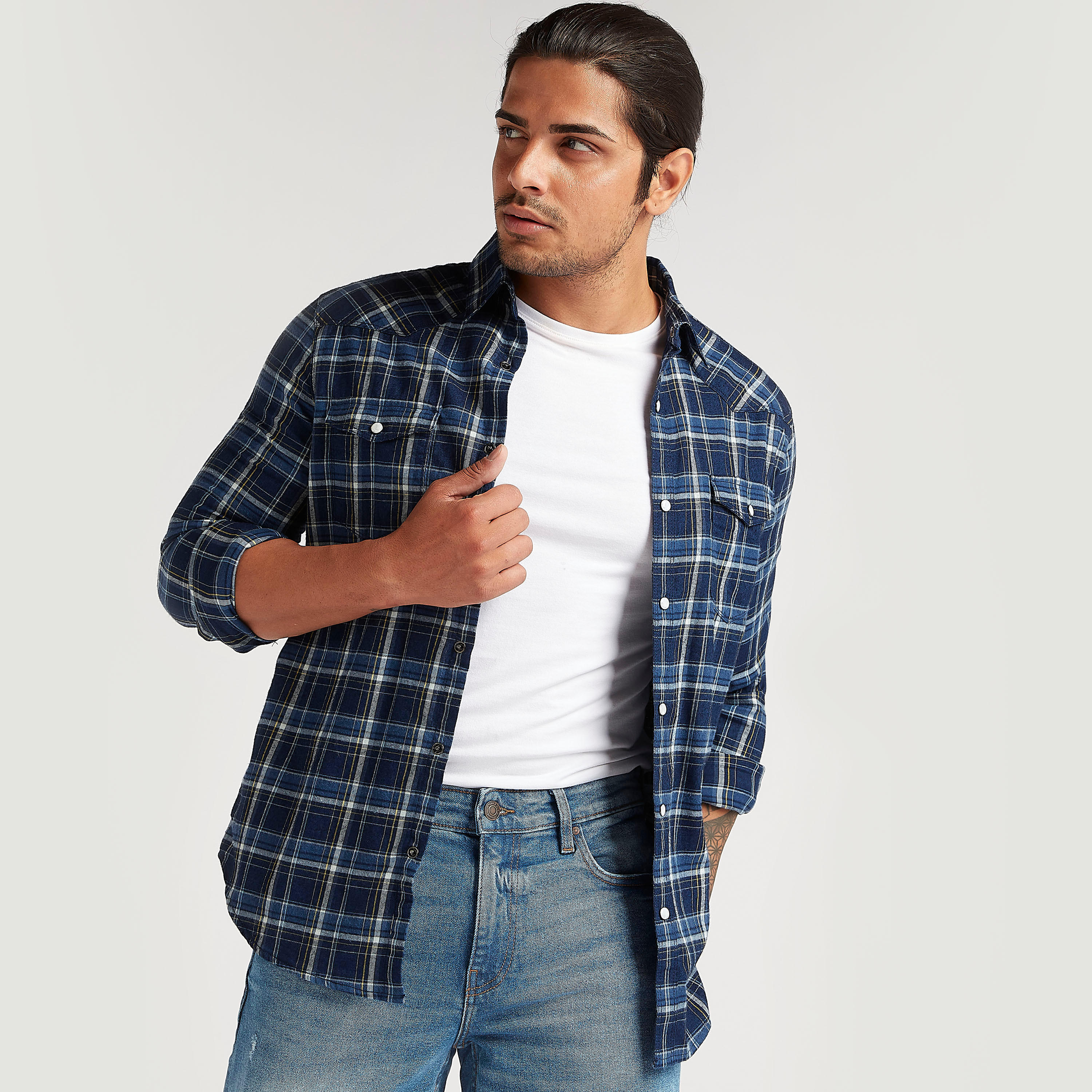 قميص كاروهات بجيوب وأكمام طويلة-men-clothing-shirts-image-1