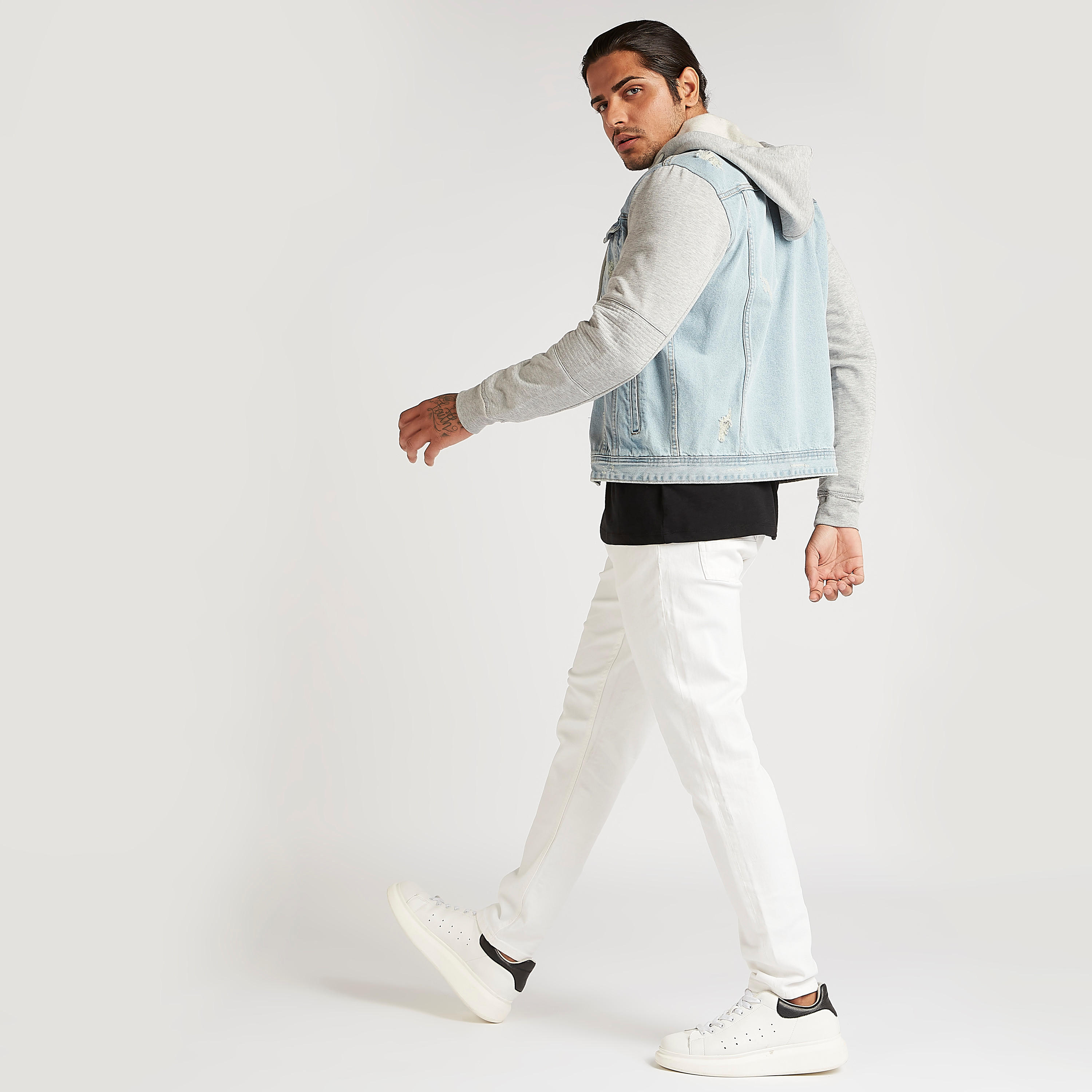 جاكيت دنيم سادة بزر إغلاق وقبّعة-men-clothing-jacketsandblazers-jackets-image-6