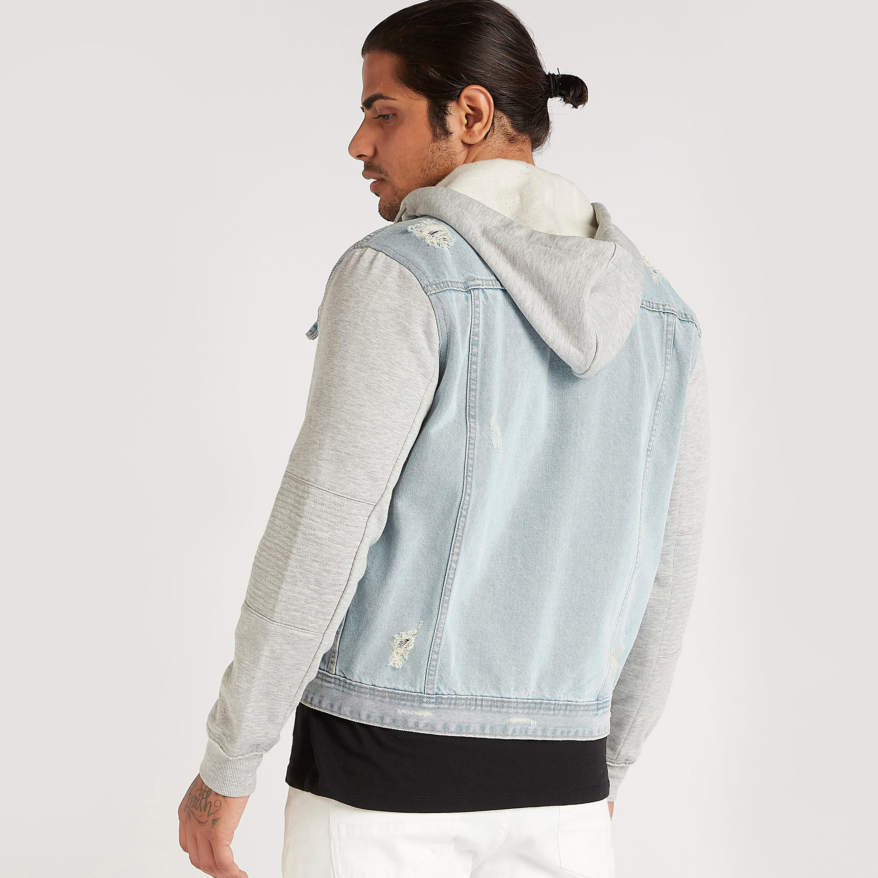 جاكيت دنيم سادة بزر إغلاق وقبّعة-men-clothing-jacketsandblazers-jackets-image-5