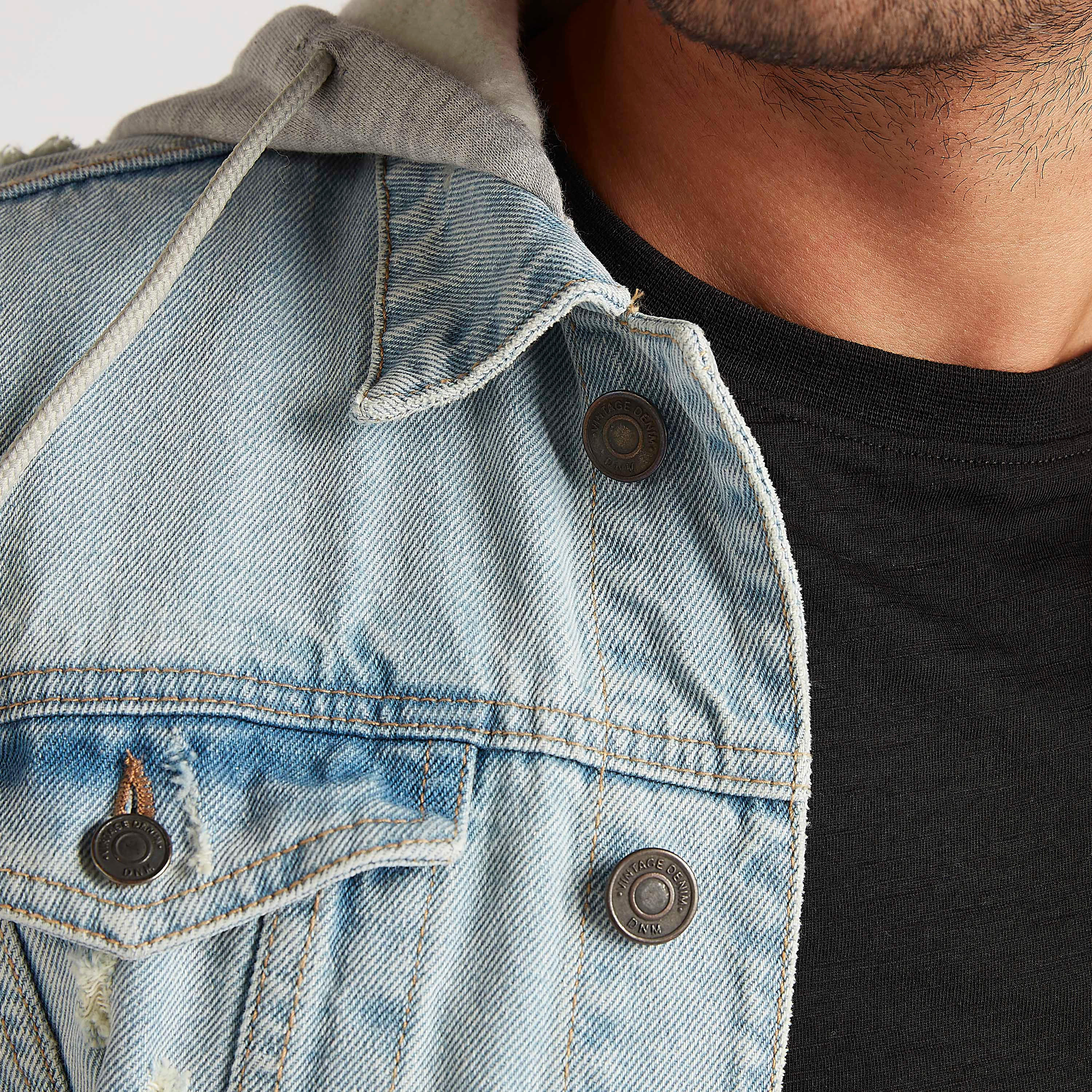 جاكيت دنيم سادة بزر إغلاق وقبّعة-men-clothing-jacketsandblazers-jackets-image-2
