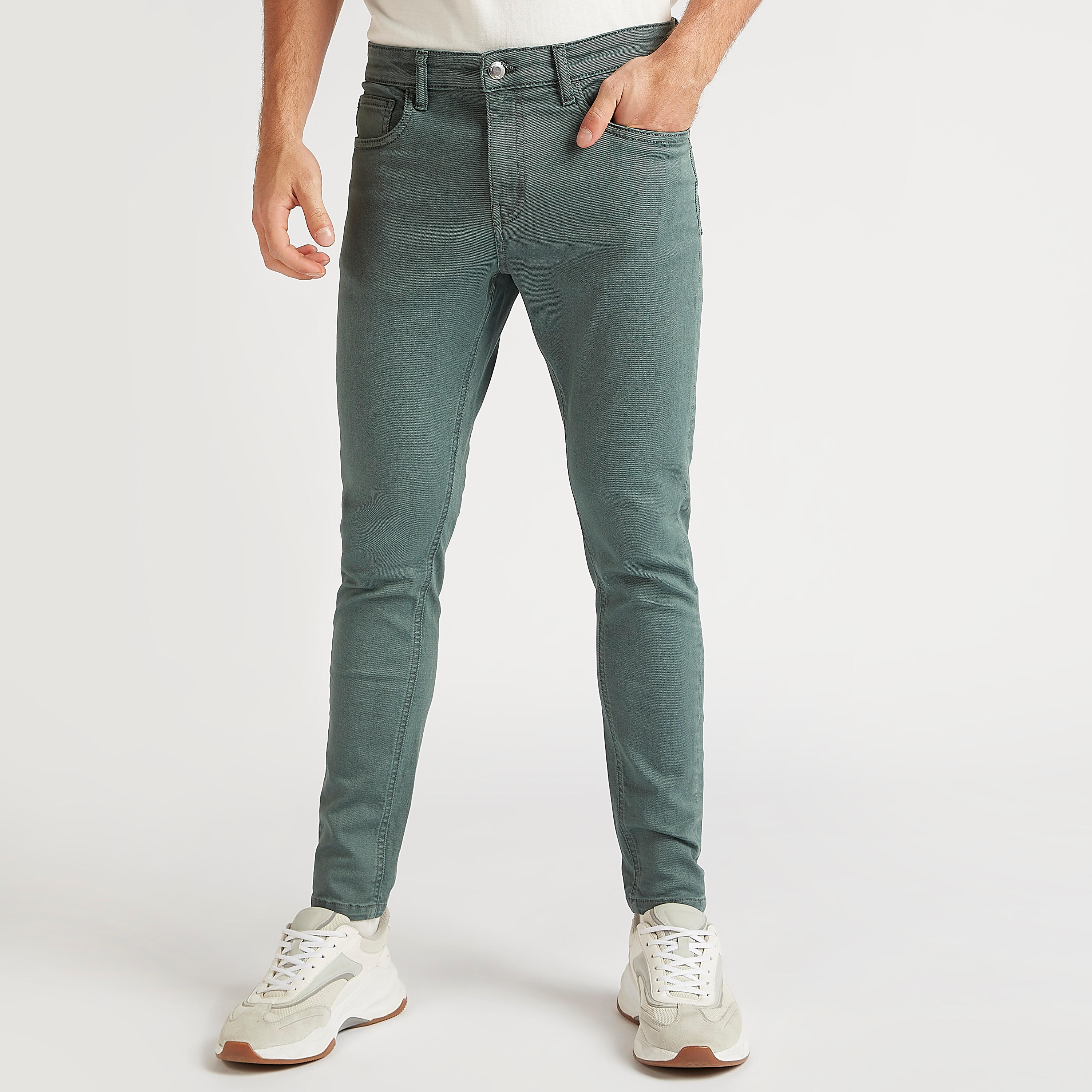 بنطلون جينز سادة سكيني فيت بخصر متوسّط الارتفاع وزر إغلاق-men-clothing-bottoms-jeans-image-1
