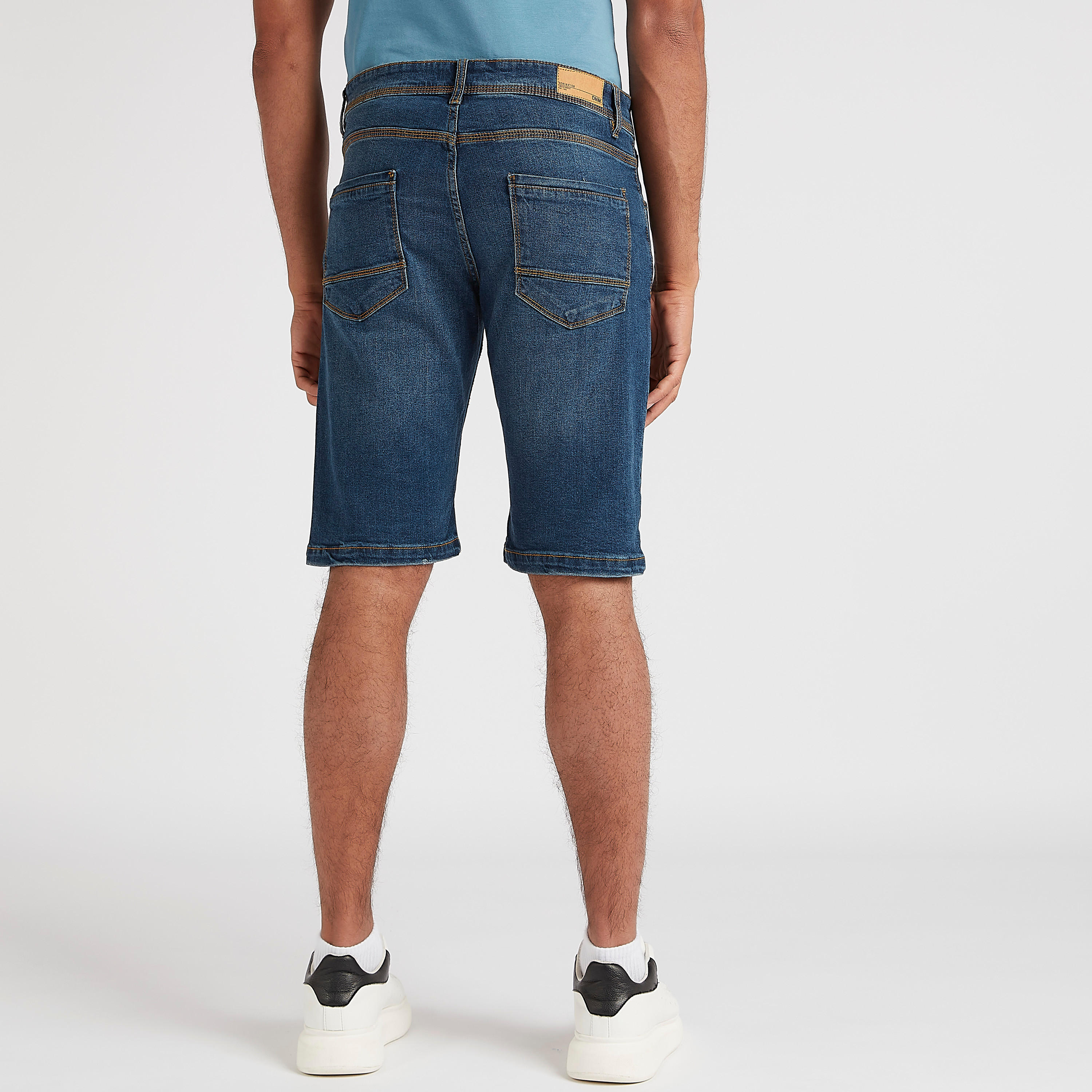 شورت دنيم سادة بجيوب من لي كوبر-men-clothing-bottoms-shorts-image-3