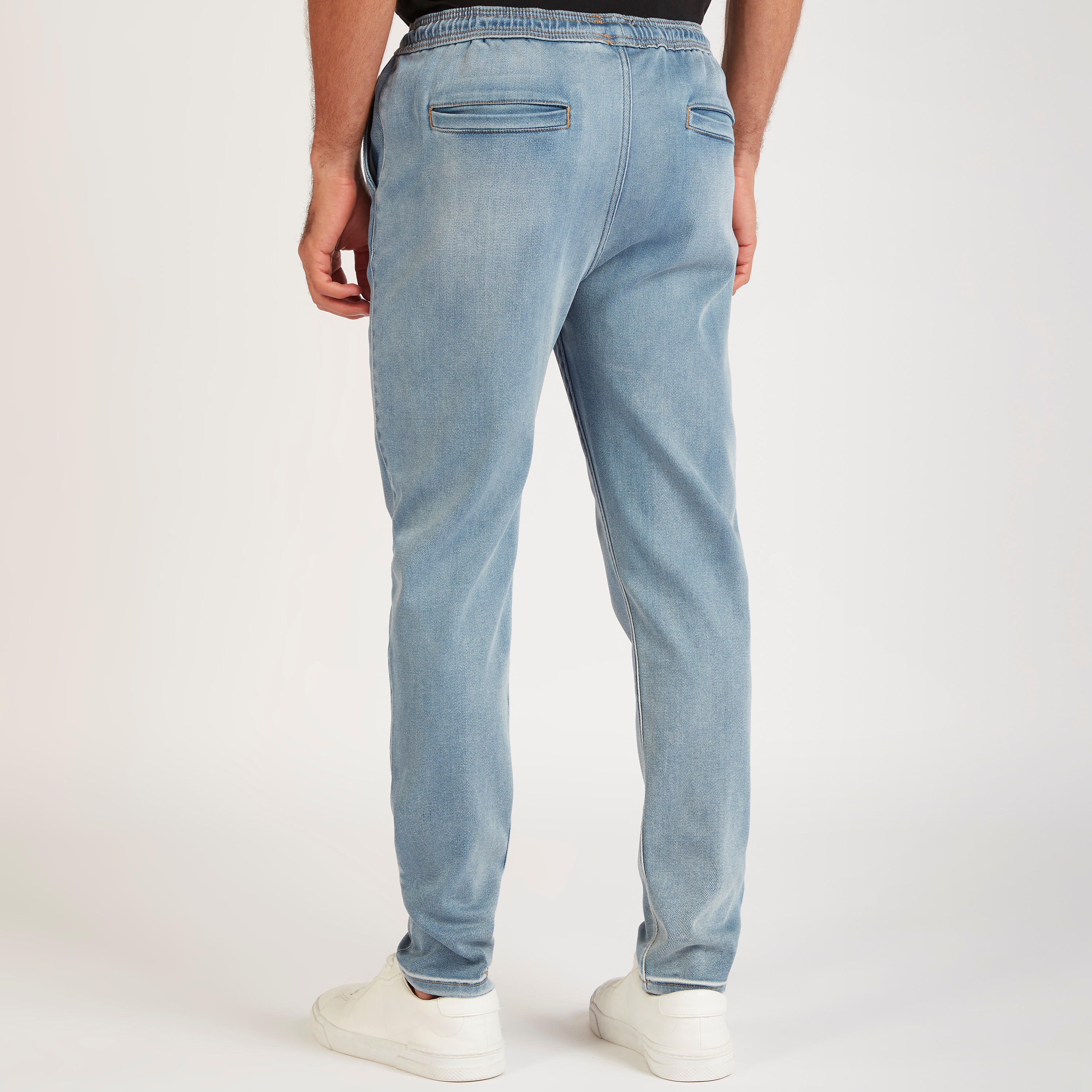 بنطلون جينز دنيم سادة برباط إغلاق وخصر متوسّط الارتفاع-men-clothing-bottoms-jeans-image-1