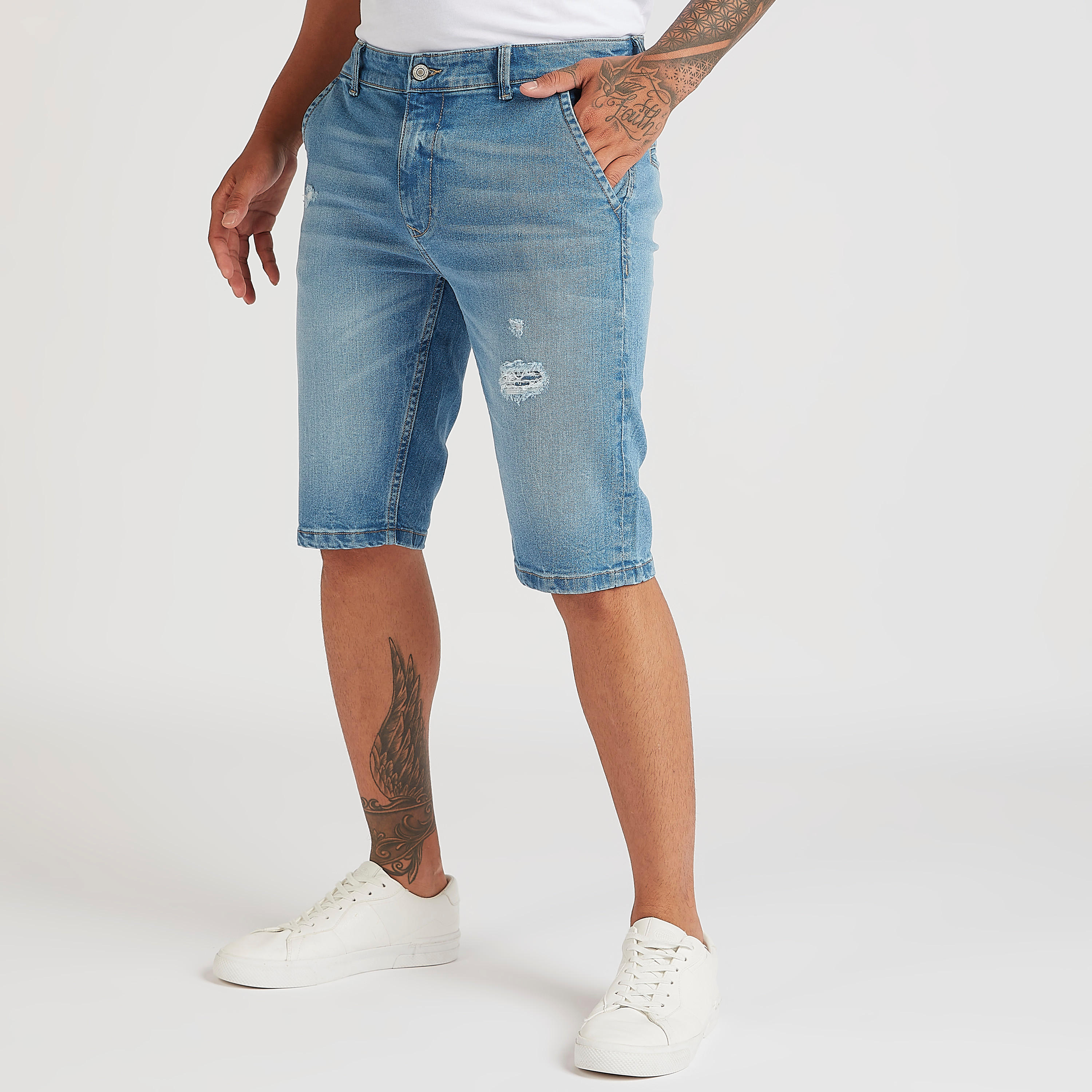 شورت دنيم سادة بخصر متوسّط الارتفاع وجيوب-men-clothing-bottoms-shorts-image-7