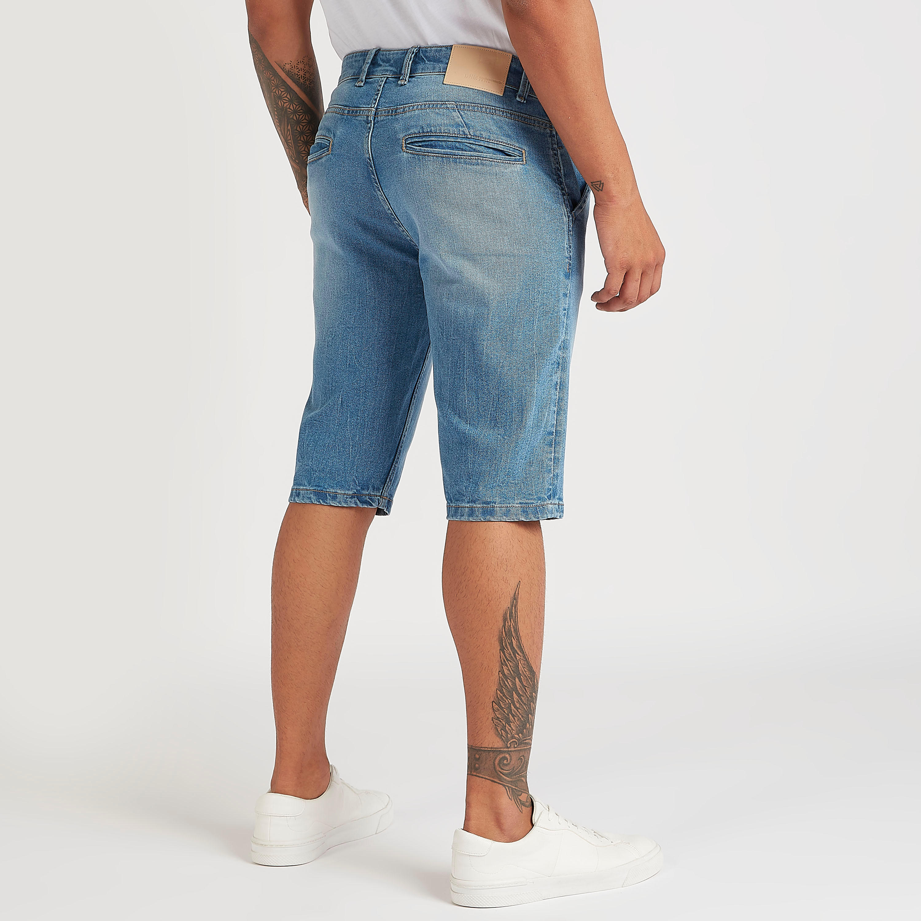شورت دنيم سادة بخصر متوسّط الارتفاع وجيوب-men-clothing-bottoms-shorts-image-4