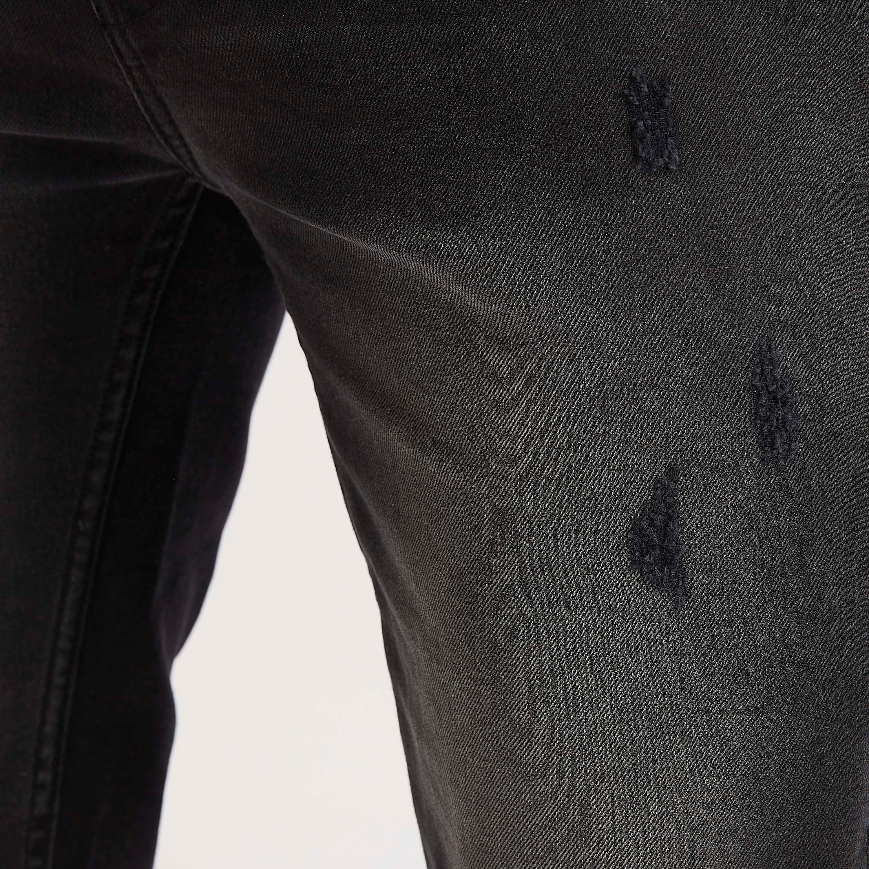 شورت سادة مضلّع بخصر متوسّط الارتفاع وزر إغلاق-men-clothing-bottoms-shorts-image-2