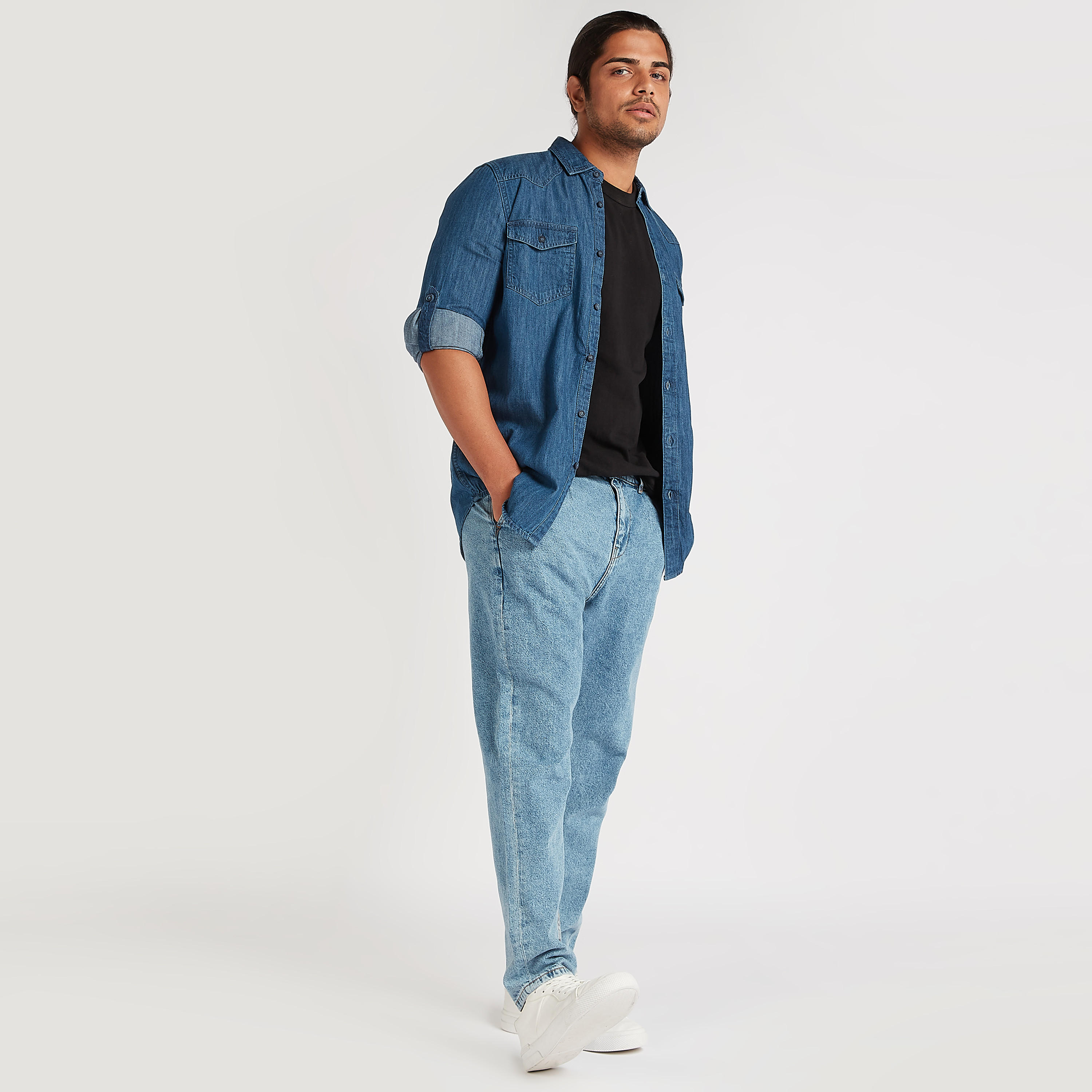 قميص دنيم بارز الملمس بأكمام قصيرة وجيب على الصدر-men-clothing-shirts-image-2