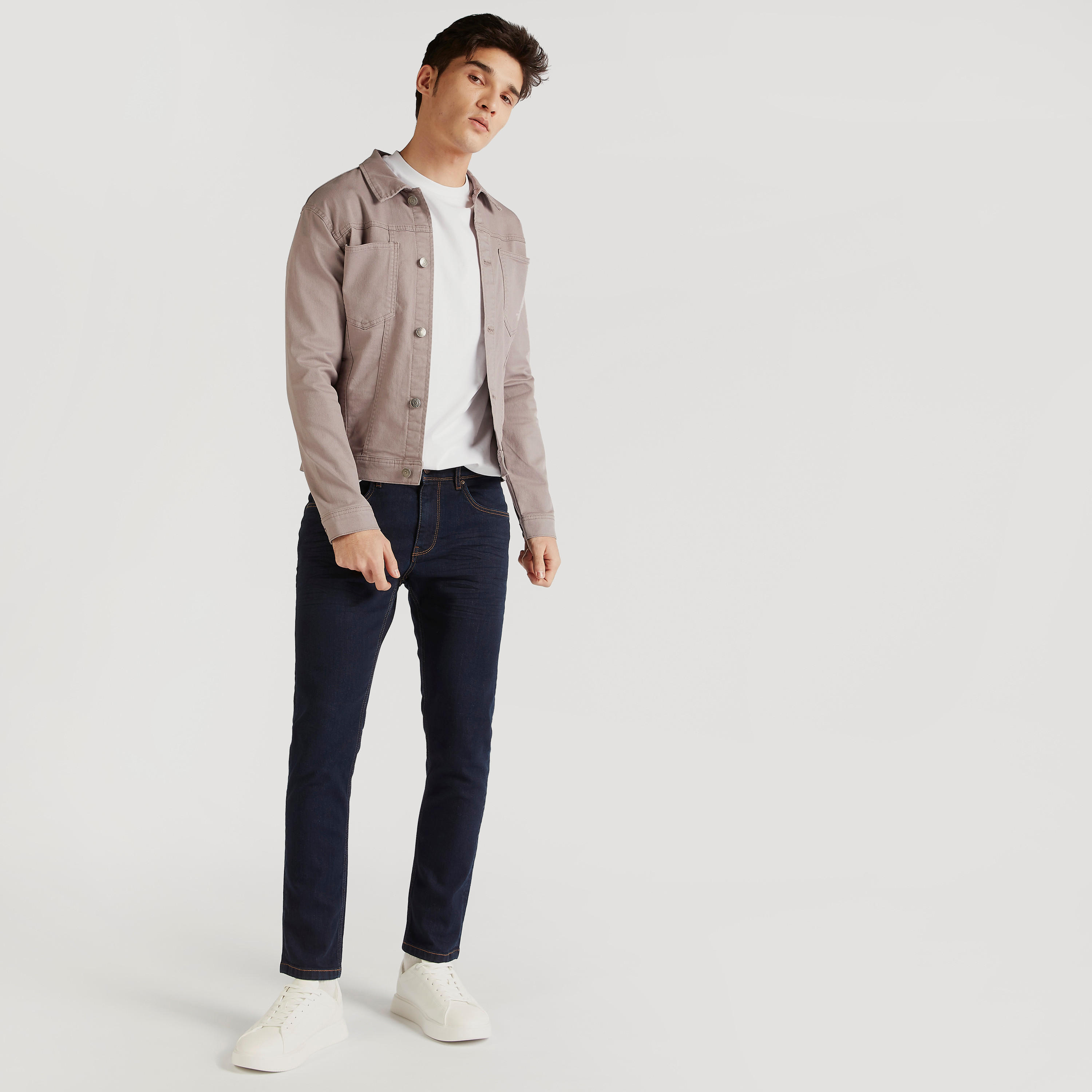 جاكيت دنيم سادة بأكمام طويلة وجيوب رقعة-men-clothing-jacketsandblazers-jackets-image-2
