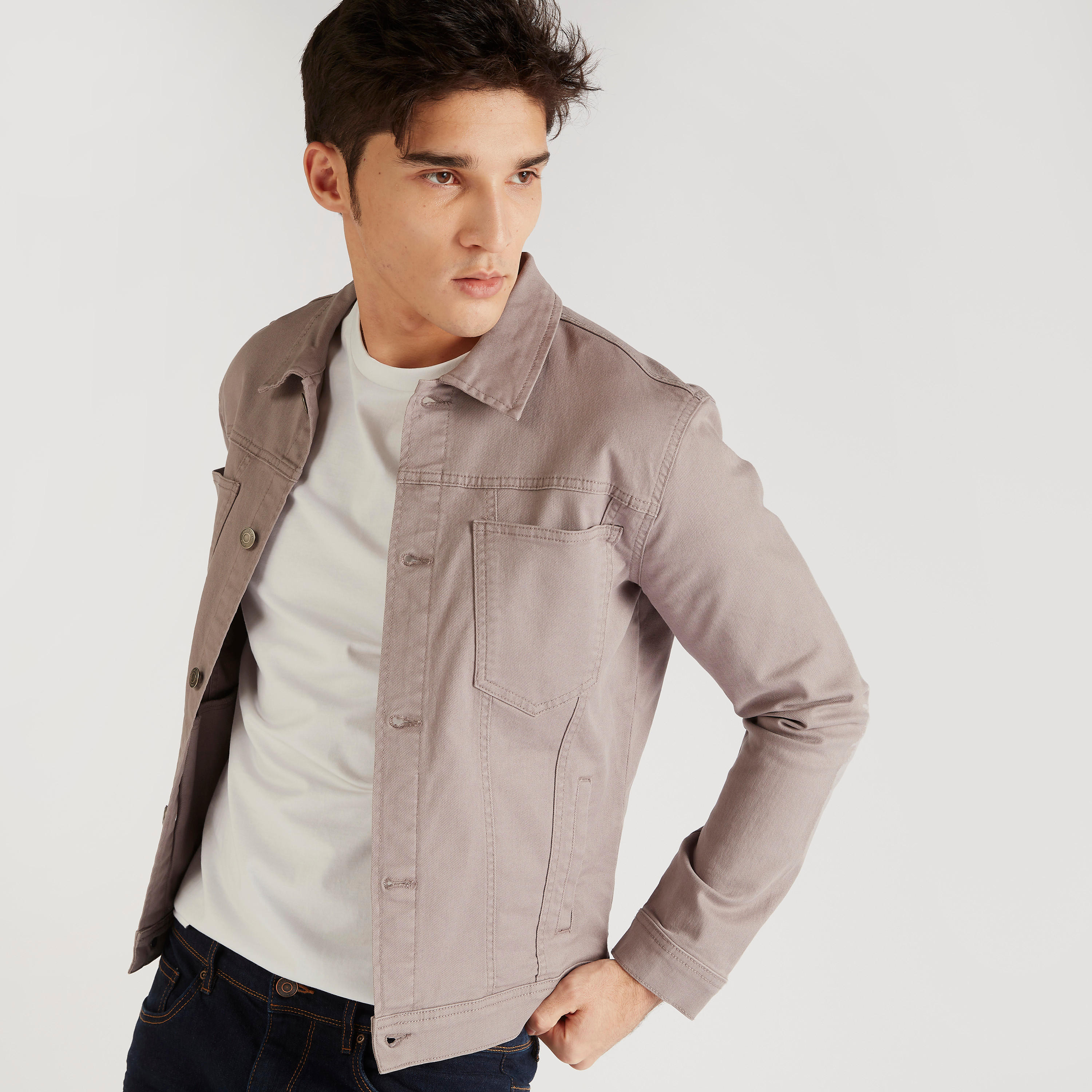 جاكيت دنيم سادة بأكمام طويلة وجيوب رقعة-men-clothing-jacketsandblazers-jackets-image-5