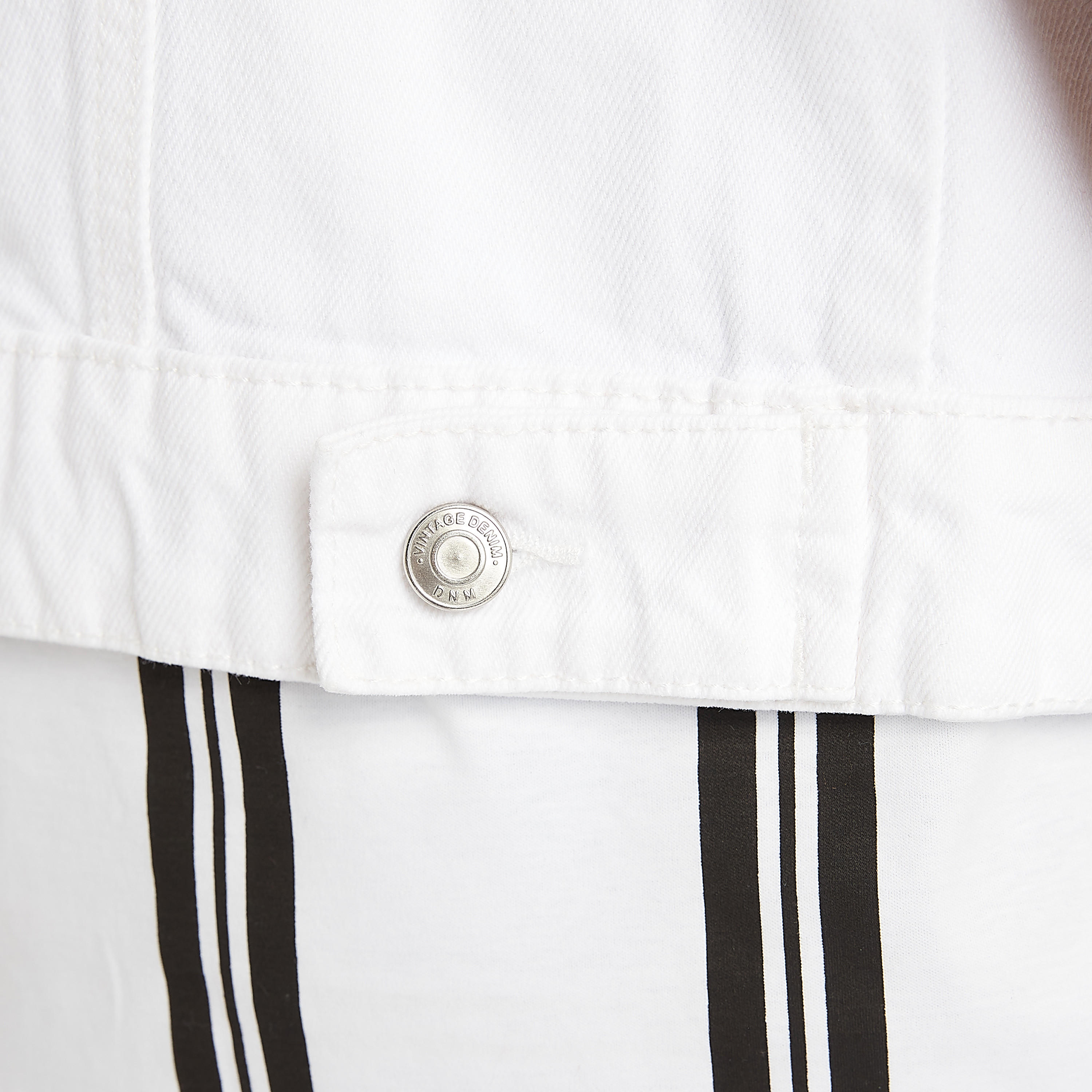 جاكيت دنيم دون أكمام بزر إغلاق-men-clothing-jacketsandblazers-jackets-image-1