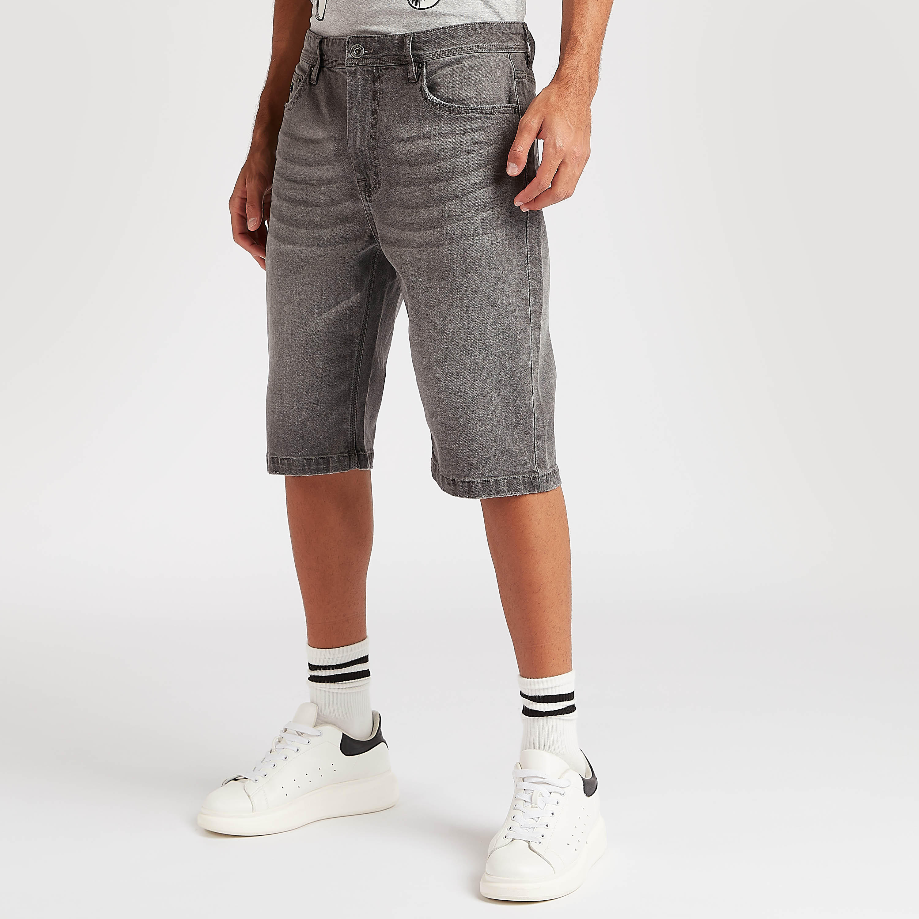 شورت دنيم بجيوب وخصر منخفض-men-clothing-bottoms-shorts-image-5