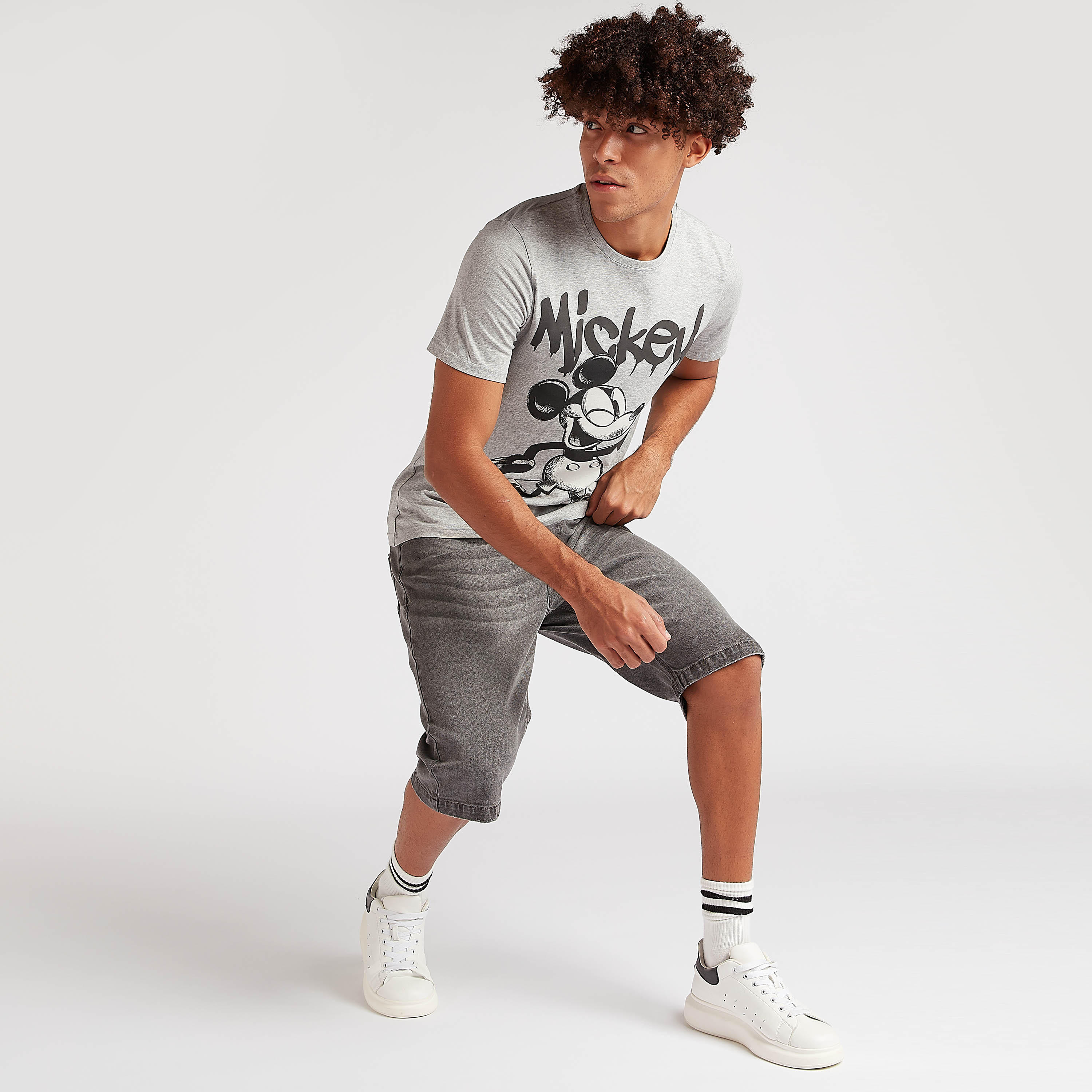 شورت دنيم بجيوب وخصر منخفض-men-clothing-bottoms-shorts-image-4