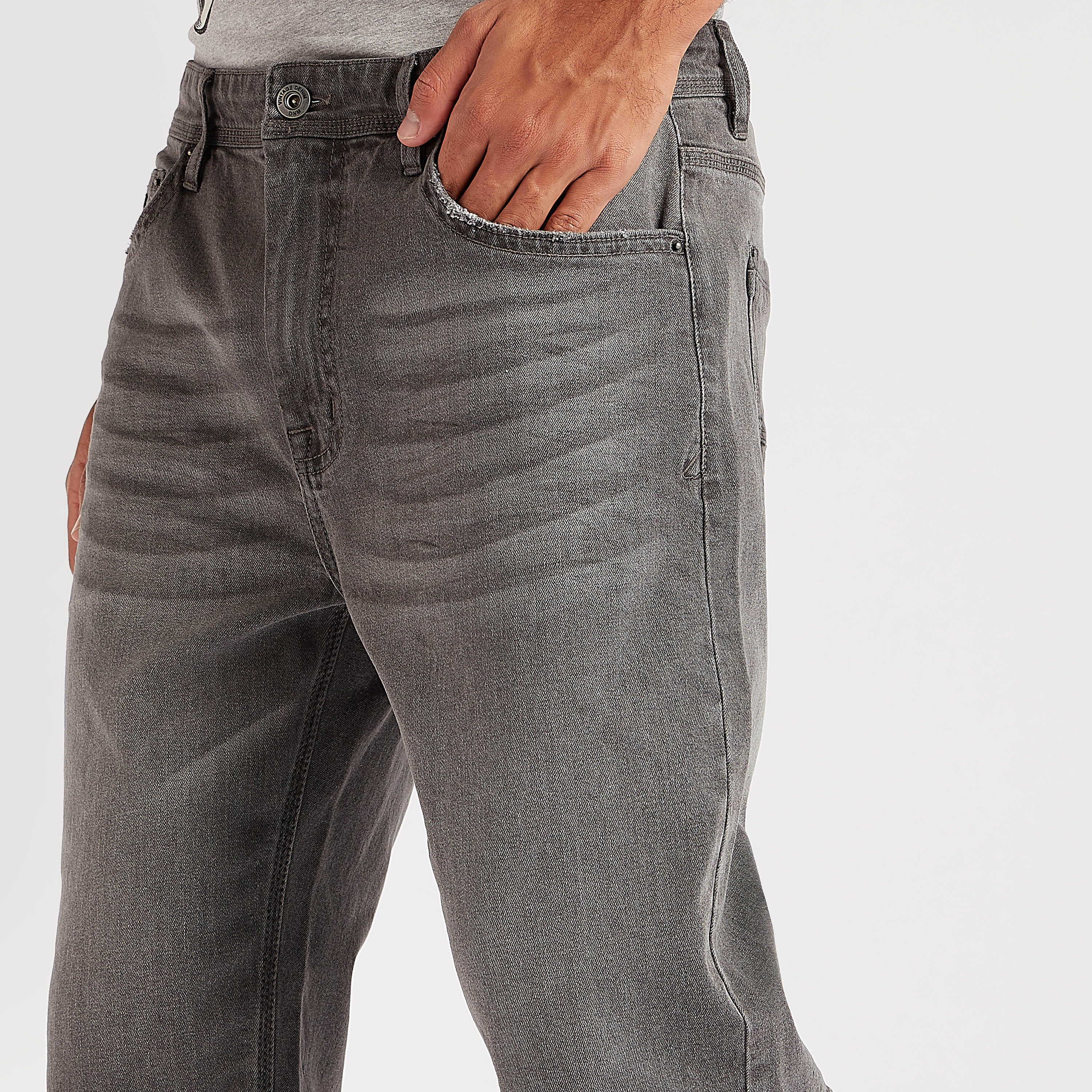 شورت دنيم بجيوب وخصر منخفض-men-clothing-bottoms-shorts-image-3