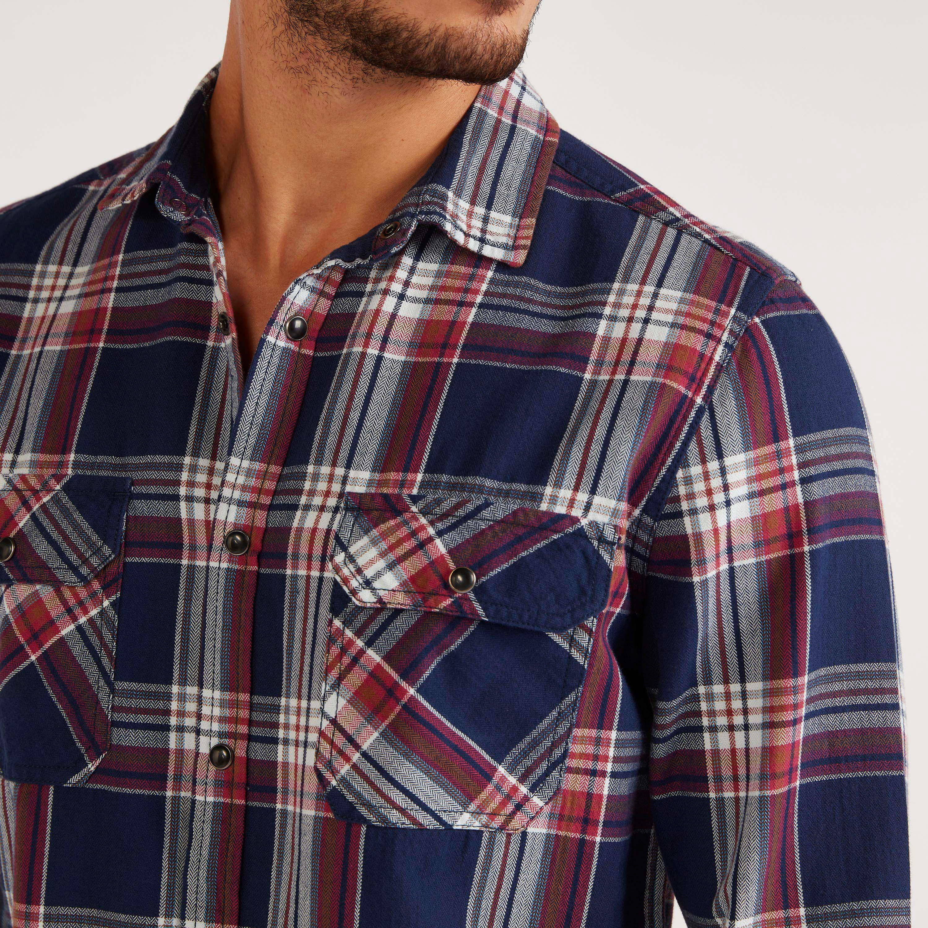 قميص كاروهات بأكمام طويلة وجيوب بطيّة-men-clothing-shirts-image-3