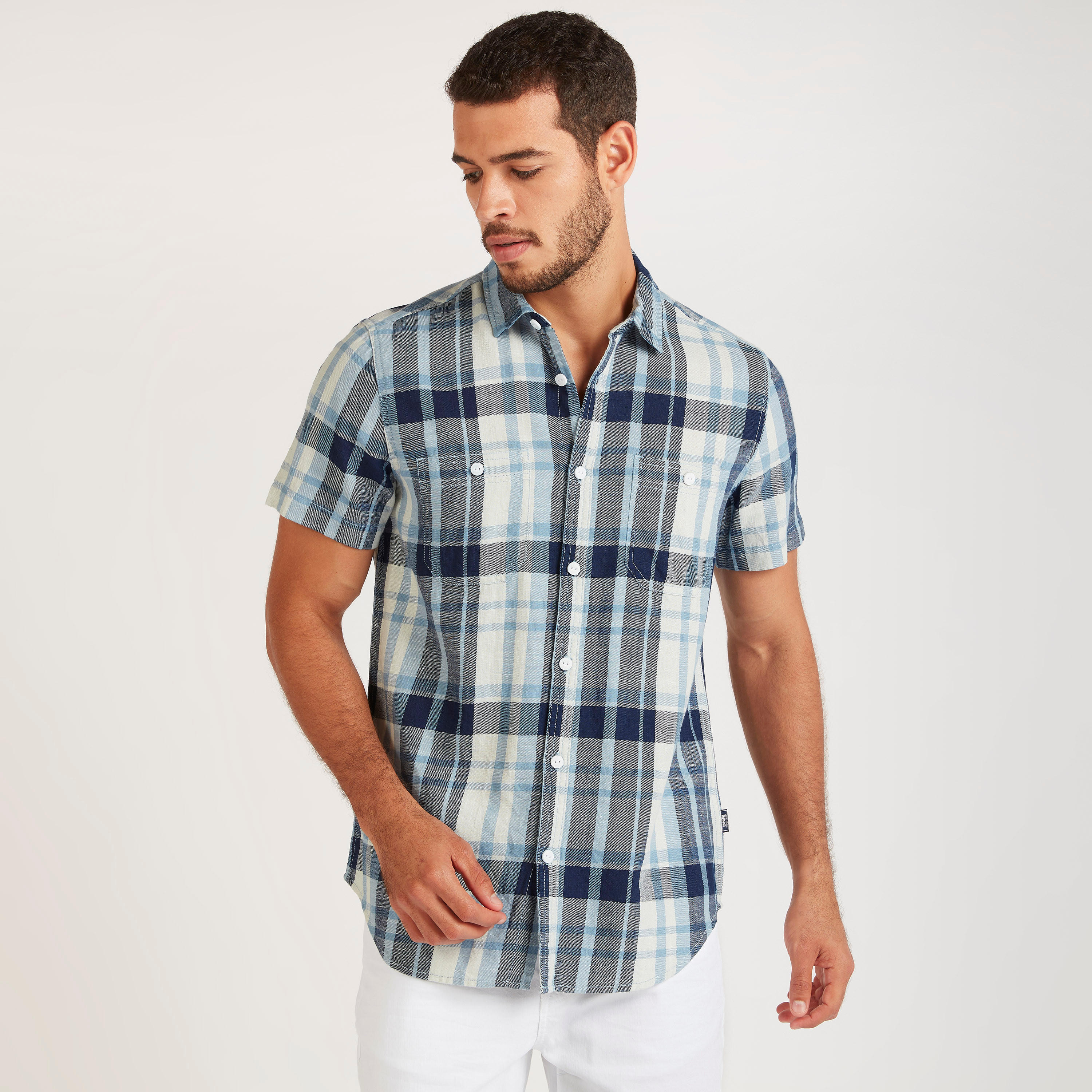 قميص كاروهات بجيوب على الصدر وأكمام قصيرة-men-clothing-shirts-image-1