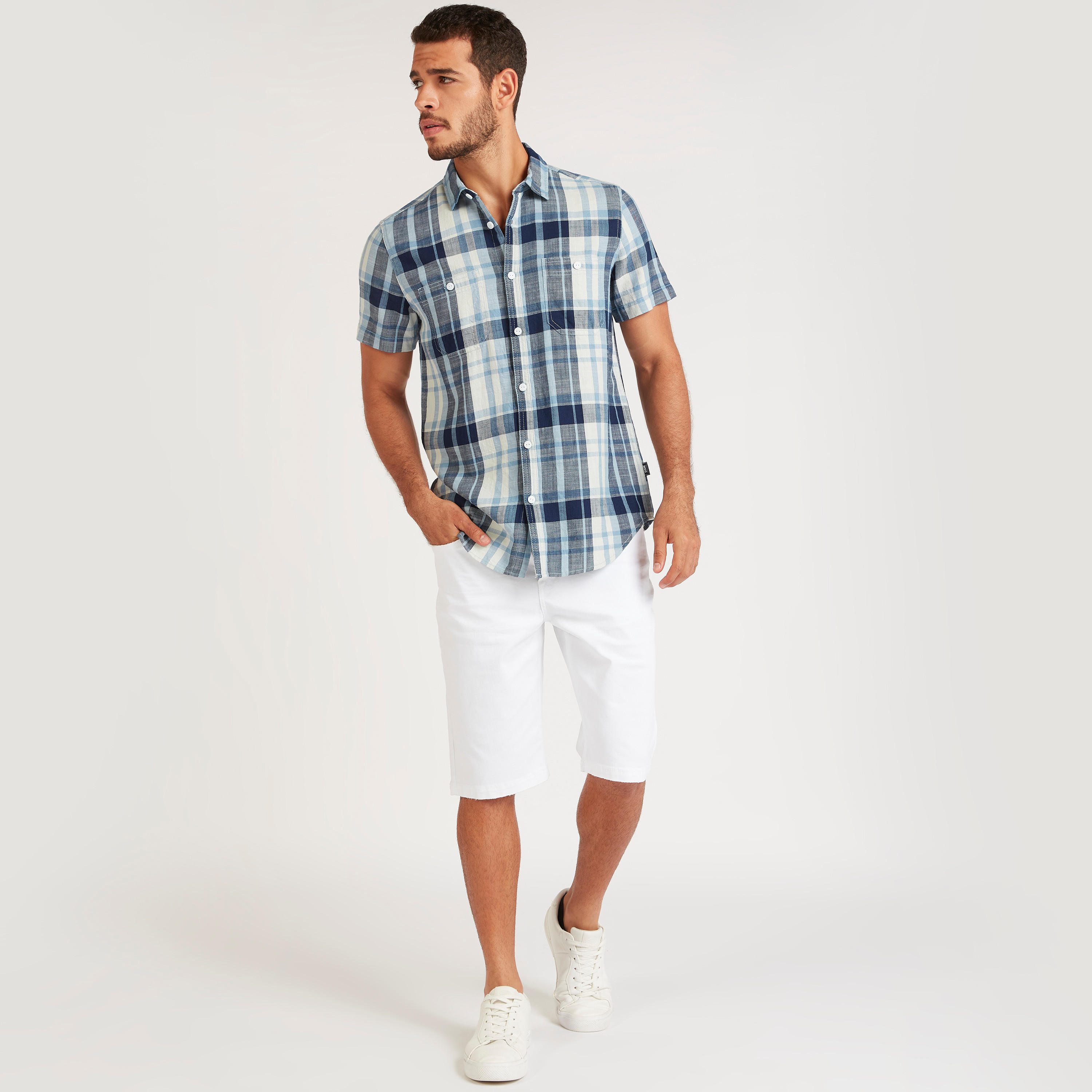 قميص كاروهات بجيوب على الصدر وأكمام قصيرة-men-clothing-shirts-image-2