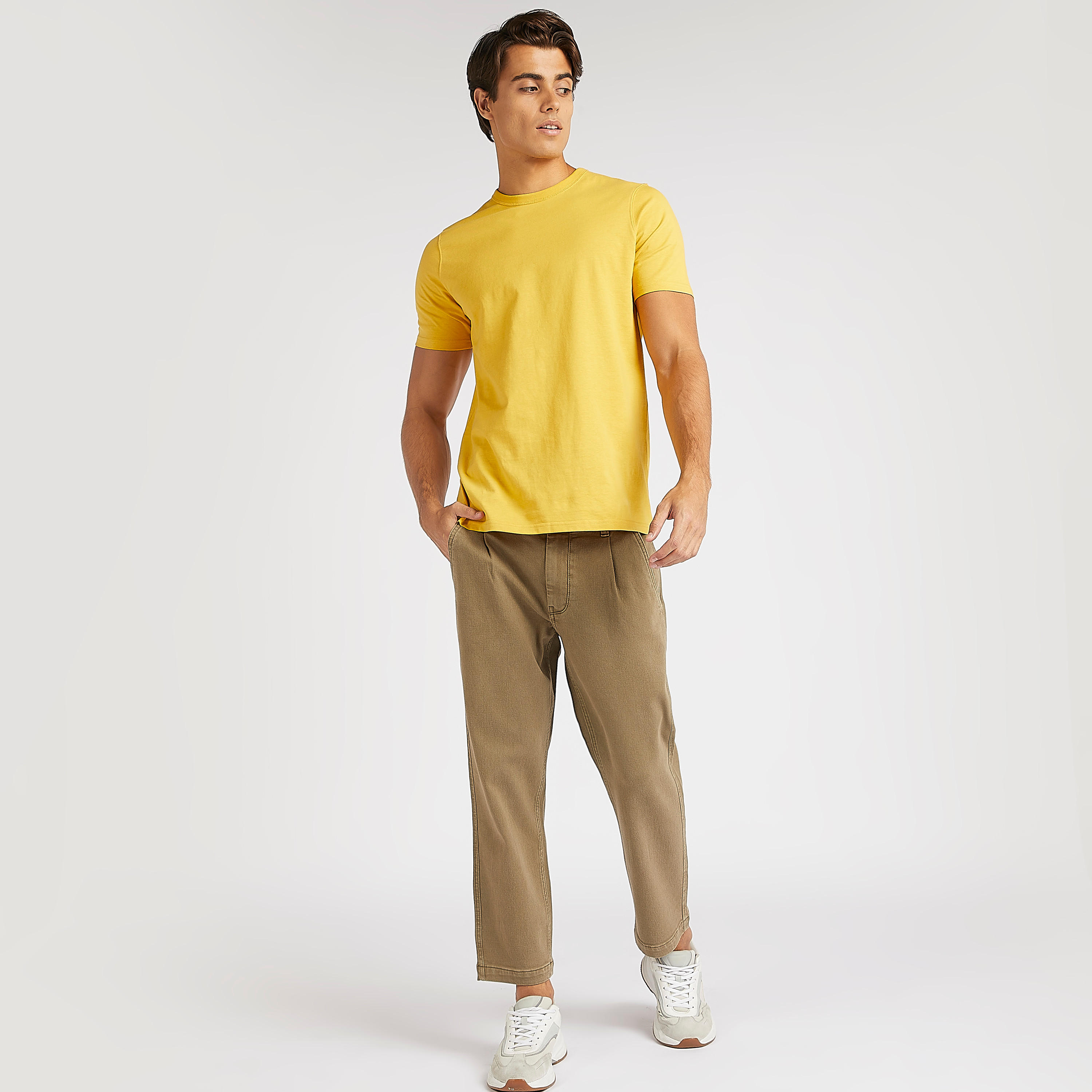 بنطلون جينز سادة بقصّة سليم وخصر مرتفع-men-clothing-bottoms-jeans-image-3